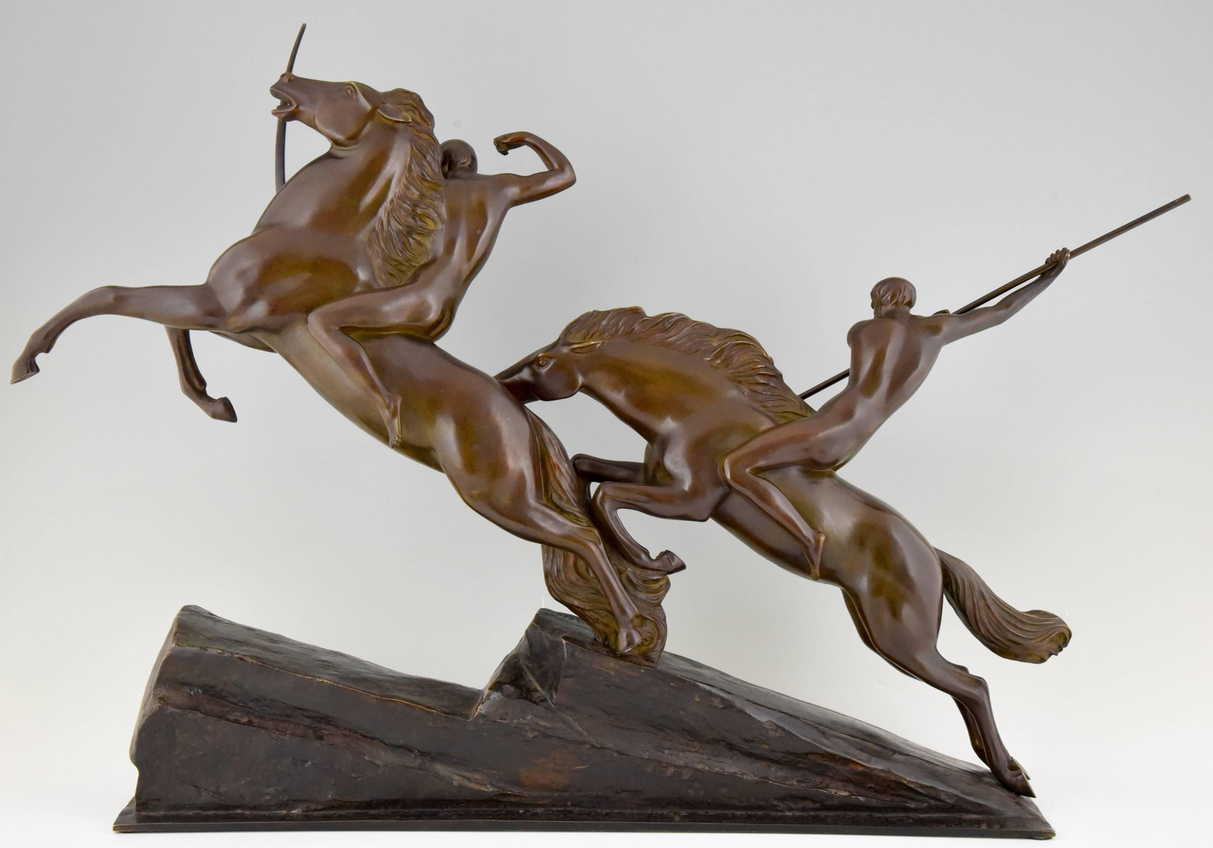 Large French Art Deco Bronze Group Archers on Horses by Armand Lemo, 1930 In Excellent Condition In Antwerp, BE