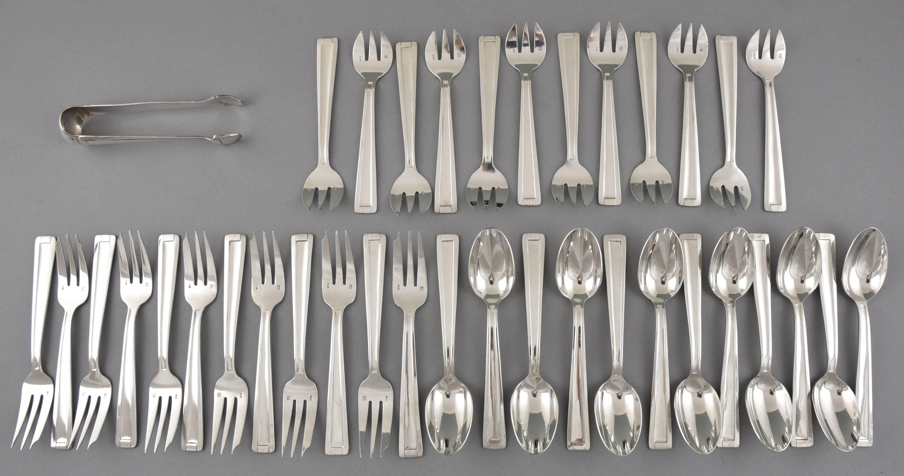 Art Deco Silver Plate Cutlery Flatware Set of 140 Piece Ravinet d'Enfert In Good Condition In Antwerp, BE