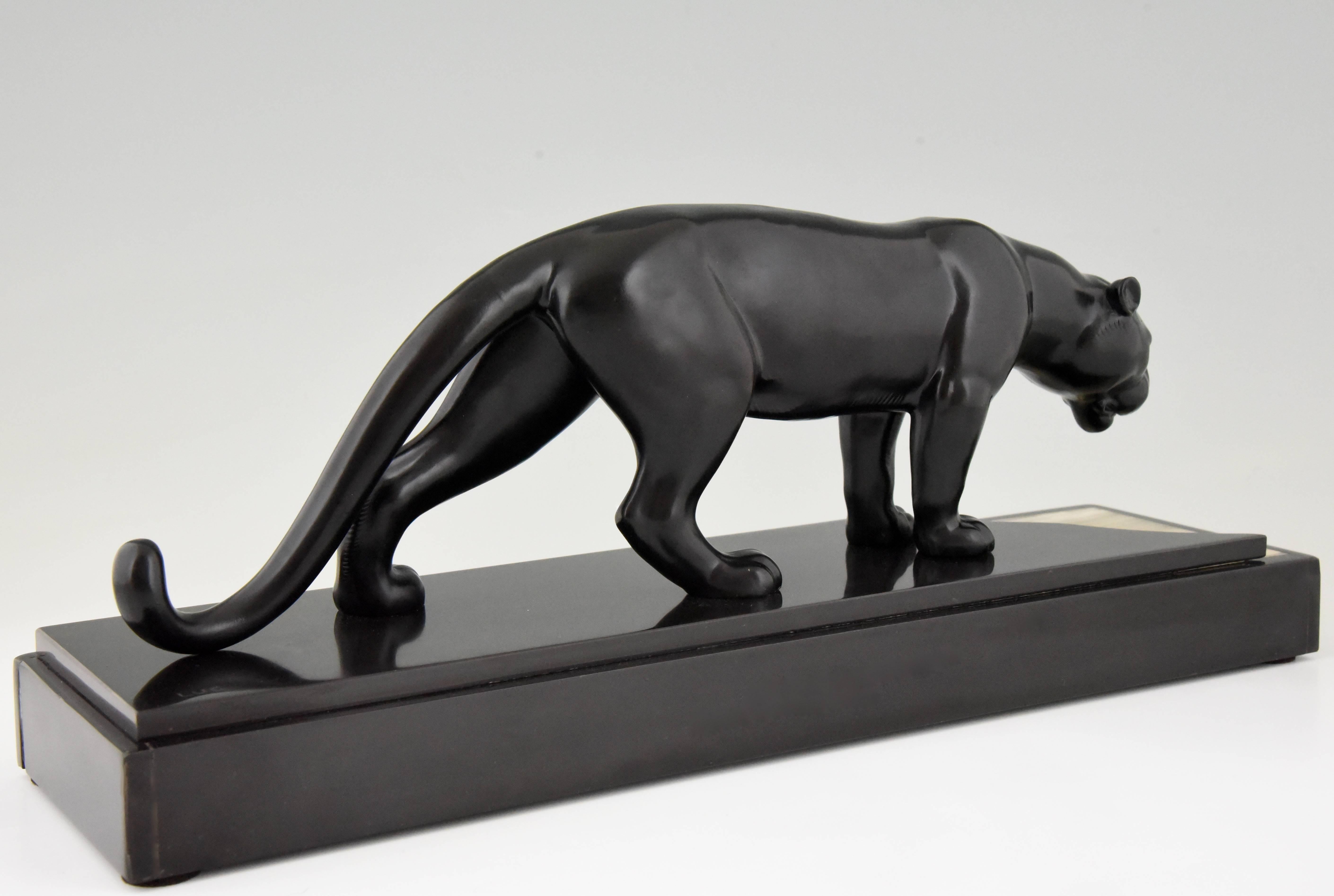 French Art Deco Sculpture of a Drinking Panther by Luc, 1930 In Good Condition In Antwerp, BE