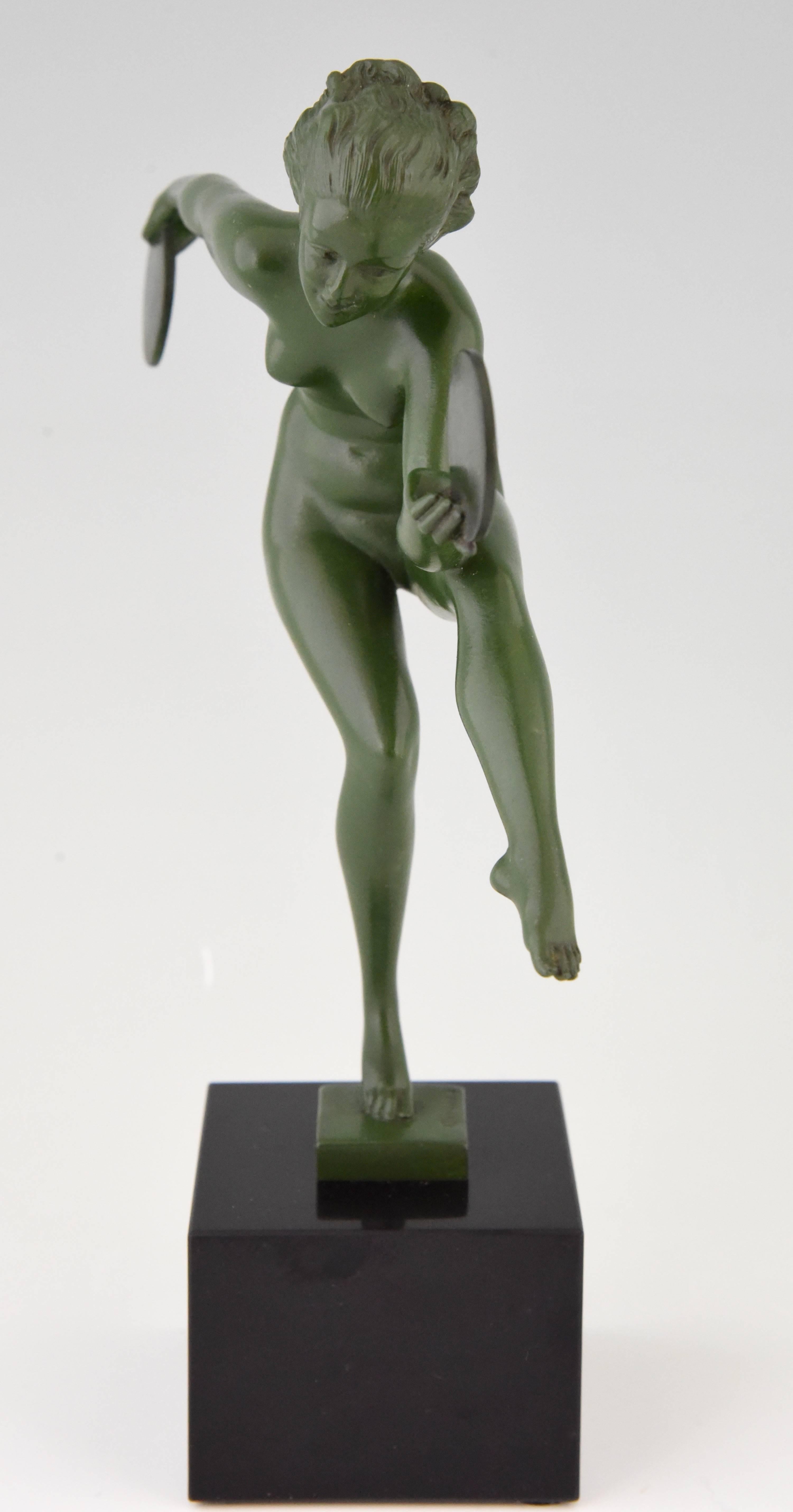 French Art Deco Sculpture Nude Disc Dancer Derenne, Bouraine, 1930 In Excellent Condition In Antwerp, BE