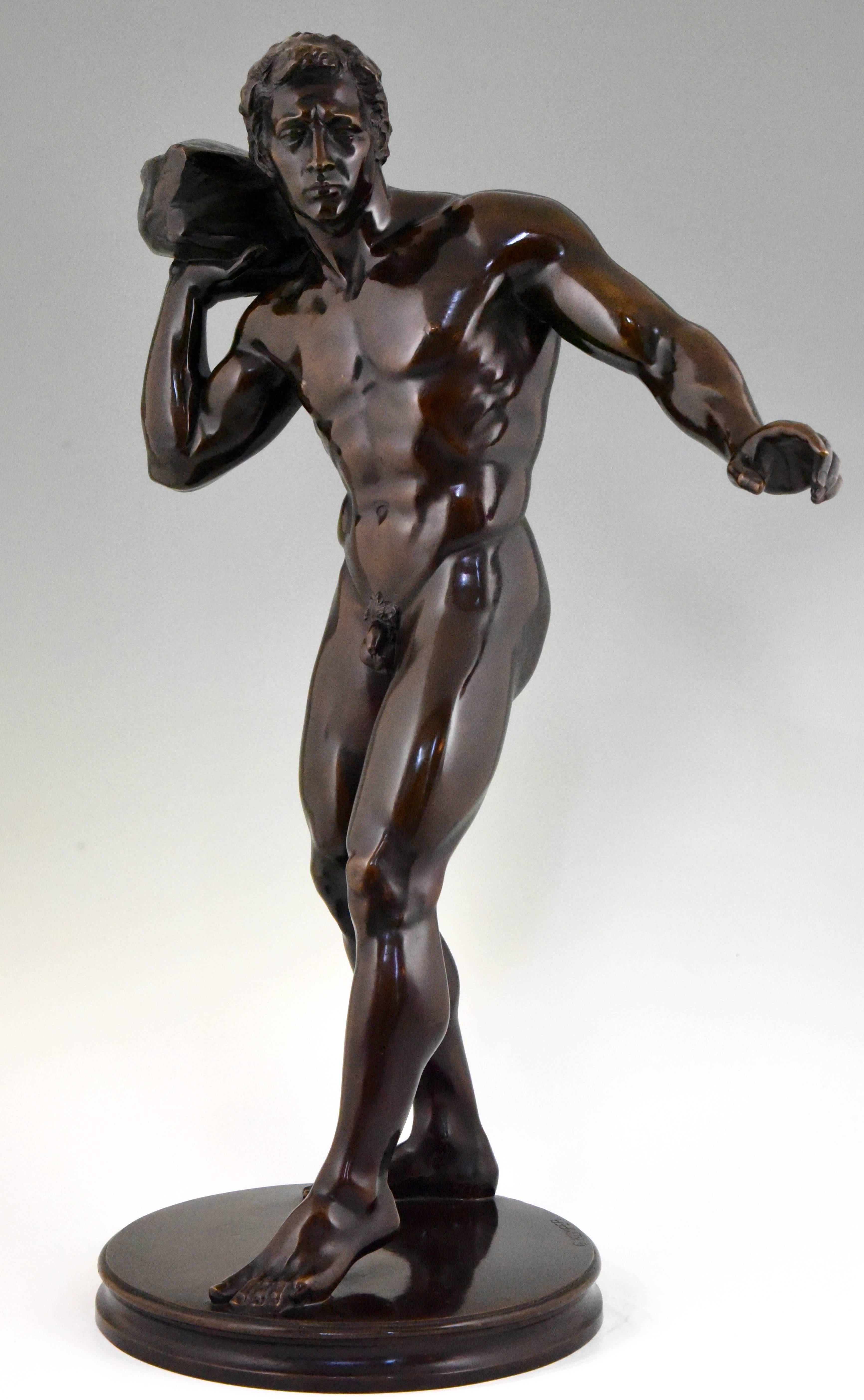 Beautiful bronze sculpture of an athletic man lifting a stone by the German artist Georg Kemper. 

Artist/ maker: Georg Kemper
Signature/ marks: G. Kemper.
Style: Romantic.
Date: 1900.
Material: Bronze.
Origin: Germany.
Size: H. 86 cm x L 57