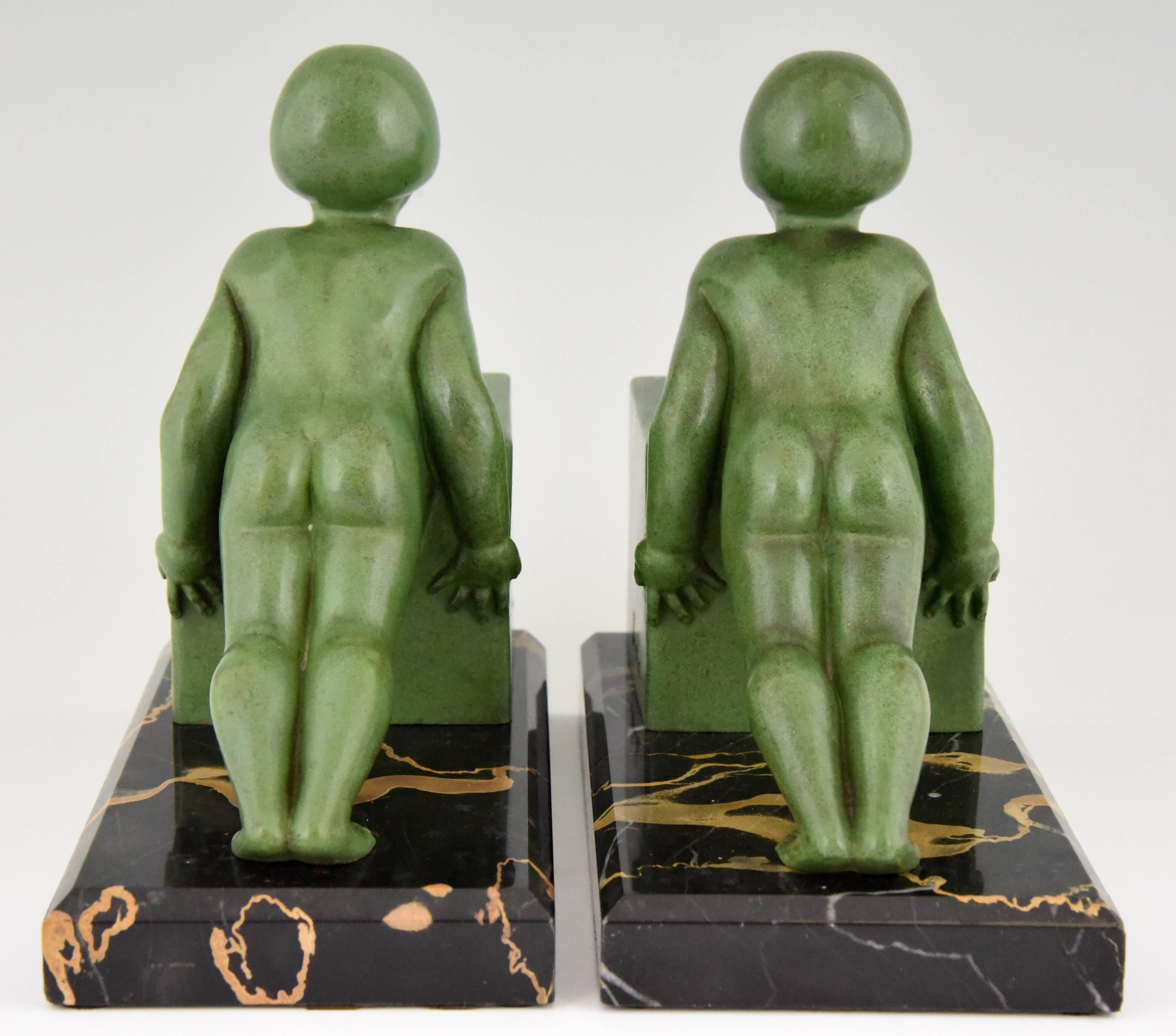 Pair of French Art Deco Child Bookends by Janle, 1930 In Excellent Condition In Antwerp, BE