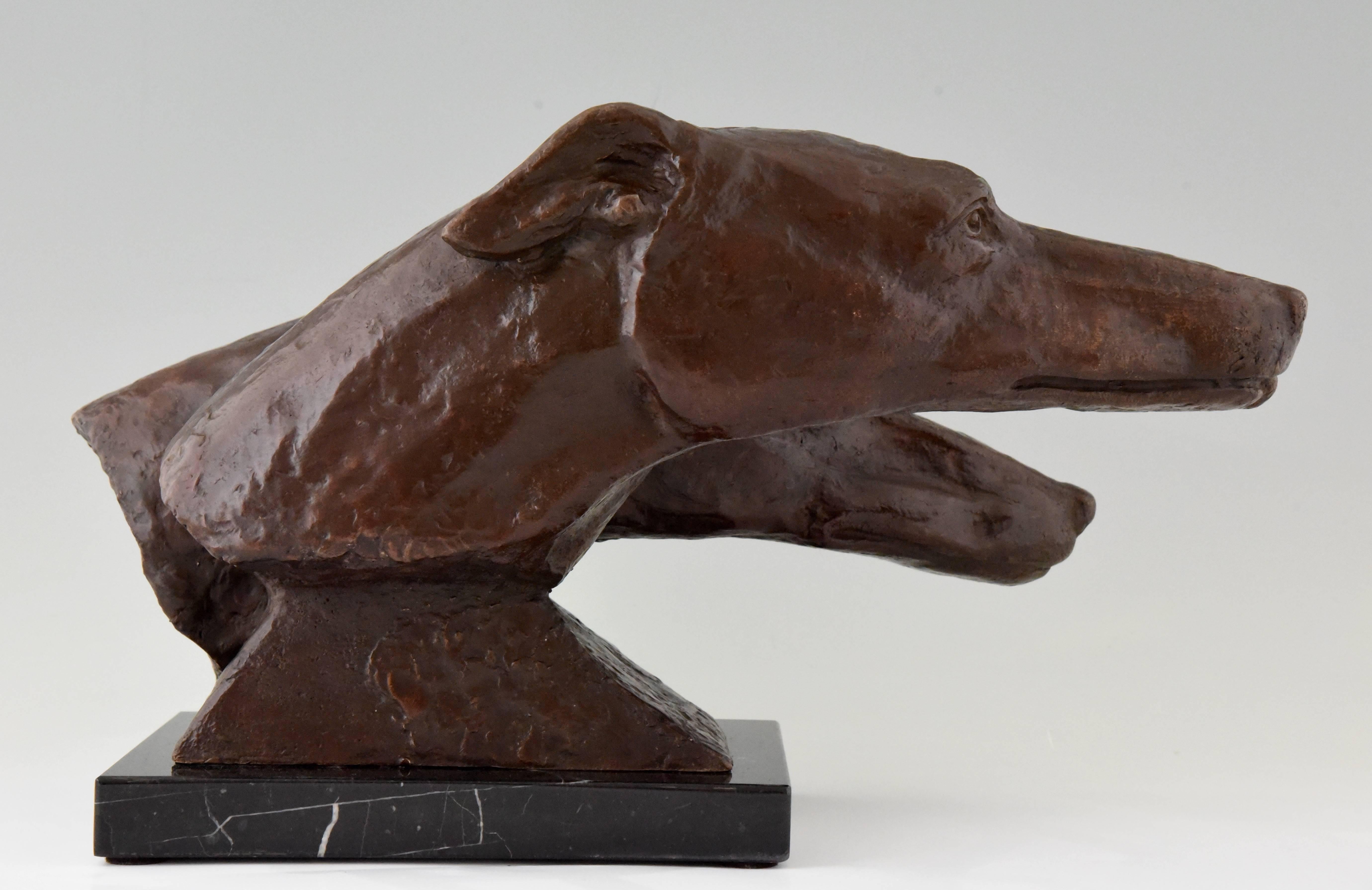 Art Deco Bronze Sculpture Two Greyhounds, Whippet Dogs on Marble Base France In Good Condition In Antwerp, BE