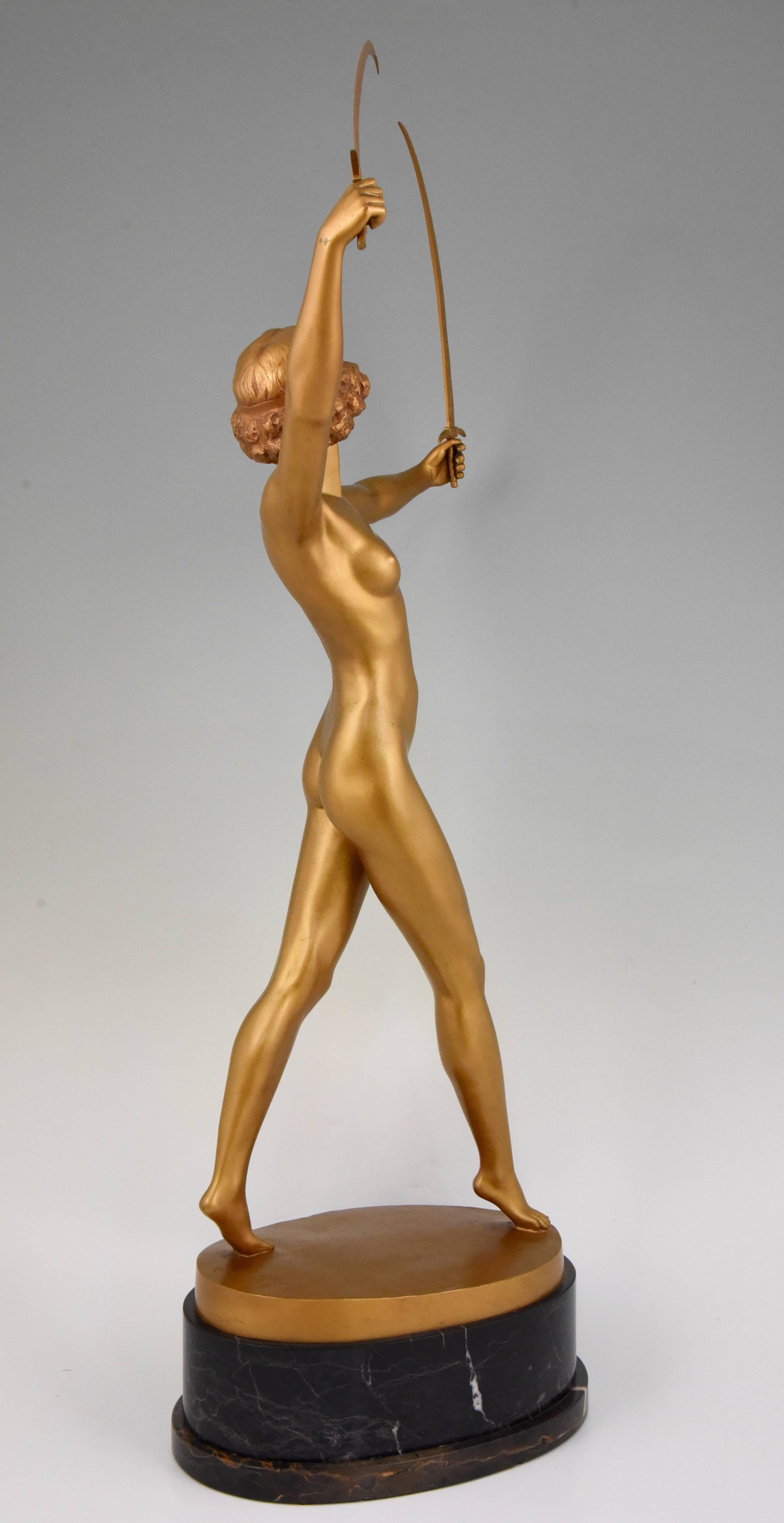 Art Deco Gilt Bronze Sculpture of a Nude with Two Swords by Gotthilf Jaeger In Good Condition In Antwerp, BE