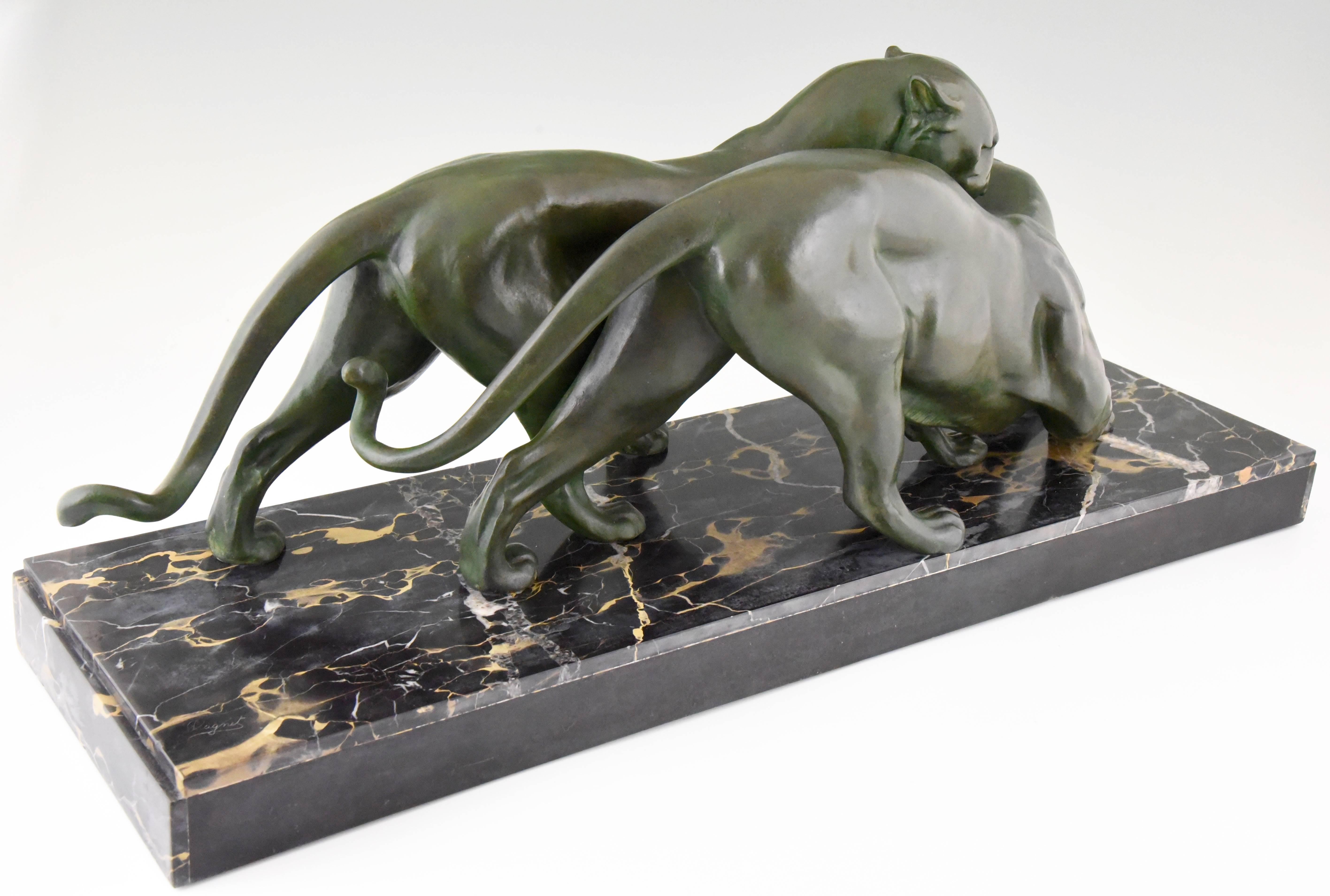 Art Deco Sculpture of Two Panthers by Plagnet, 1930 France In Good Condition In Antwerp, BE