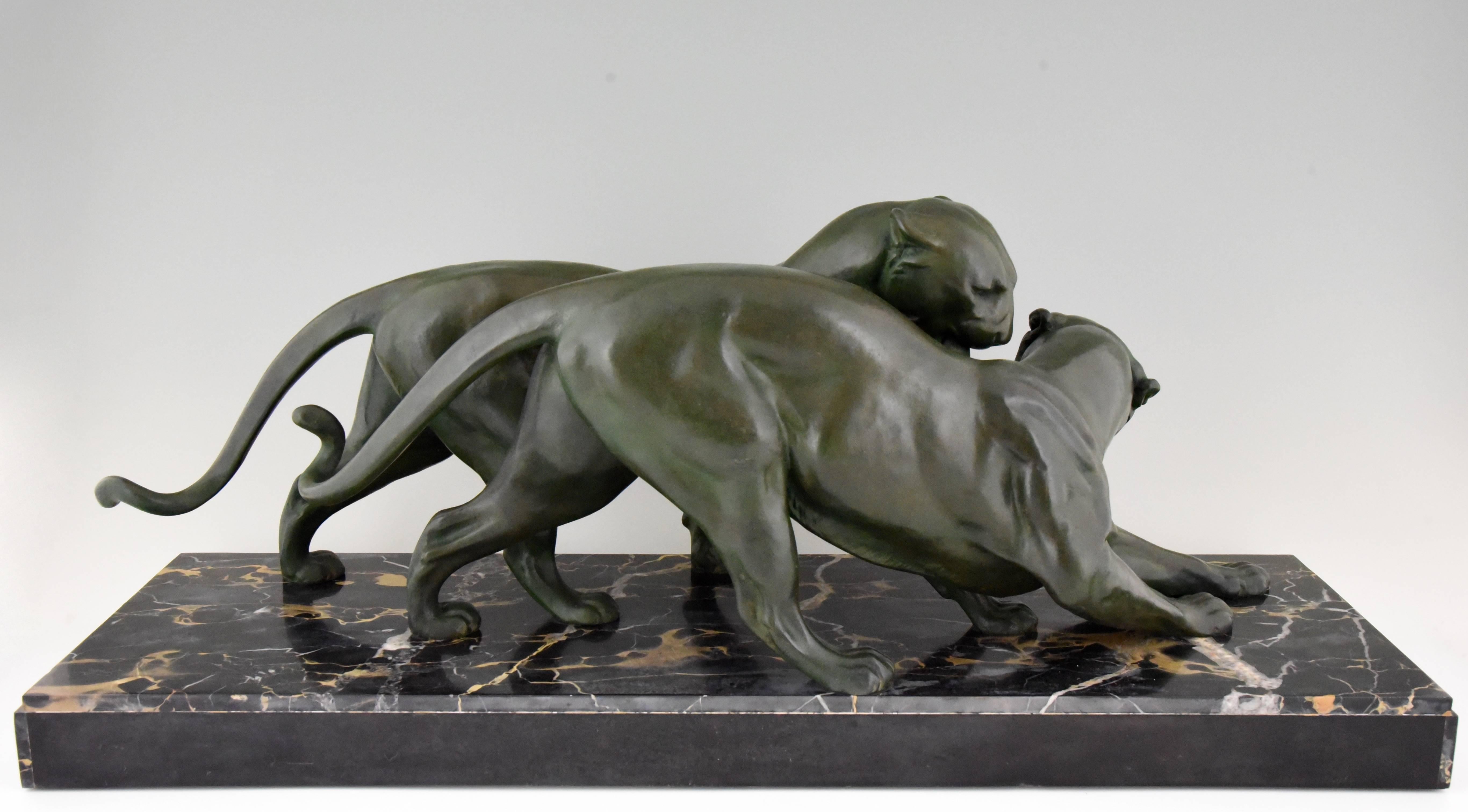 20th Century Art Deco Sculpture of Two Panthers by Plagnet, 1930 France