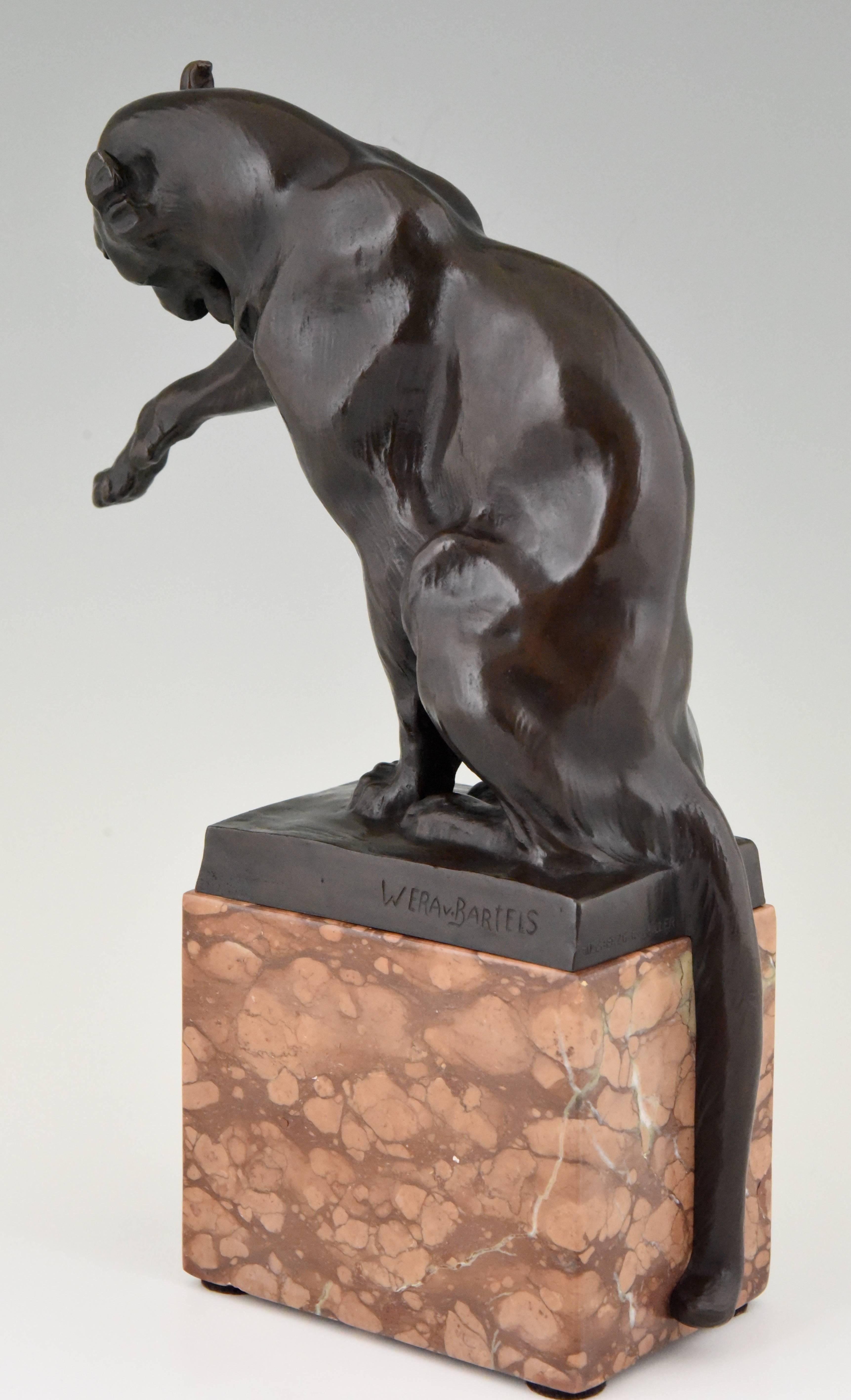 Patinated Art Deco Bronze Sculpture of a Sitting Panther Wera von Bartels, 1920