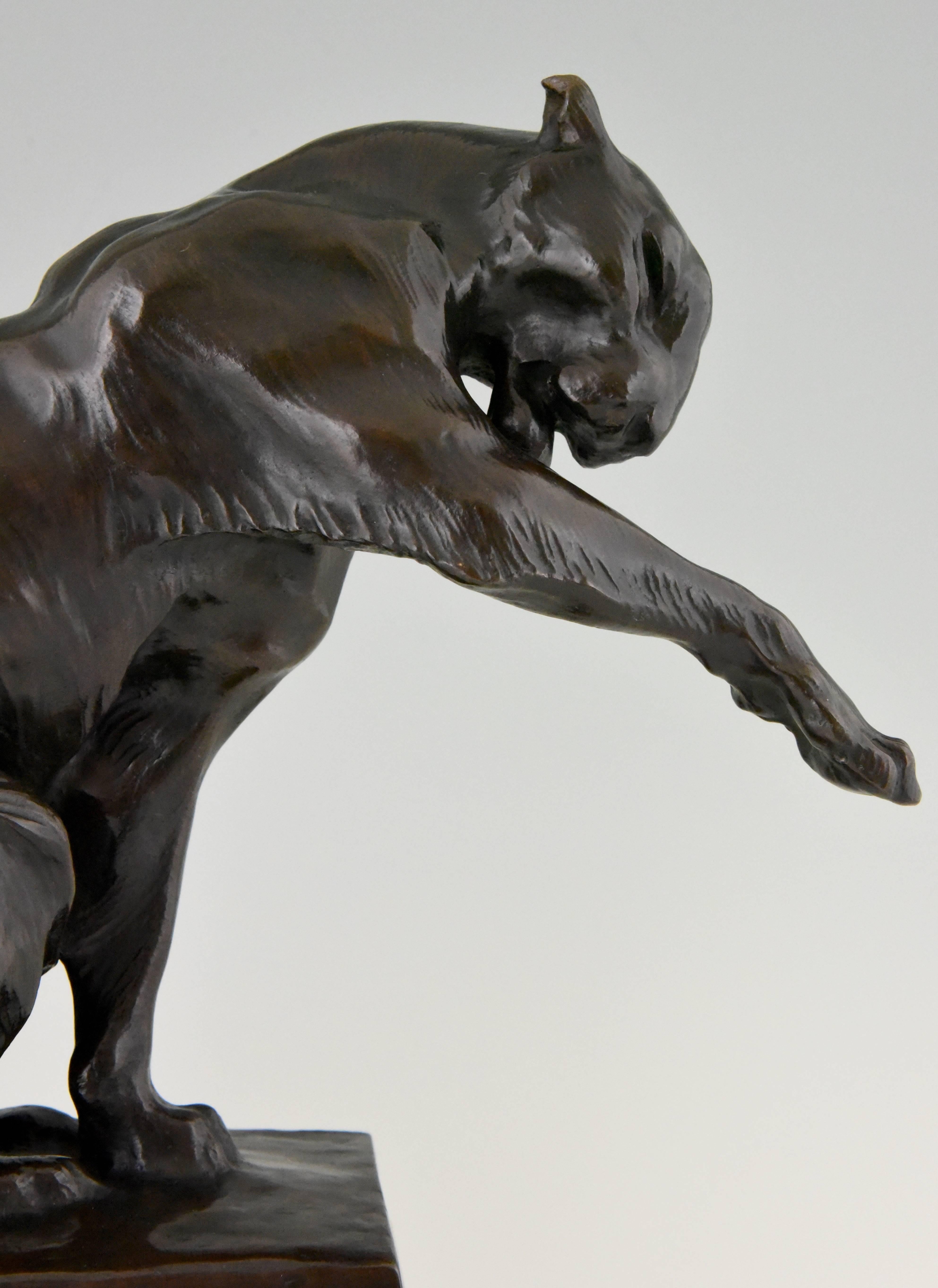 20th Century Art Deco Bronze Sculpture of a Sitting Panther Wera von Bartels, 1920