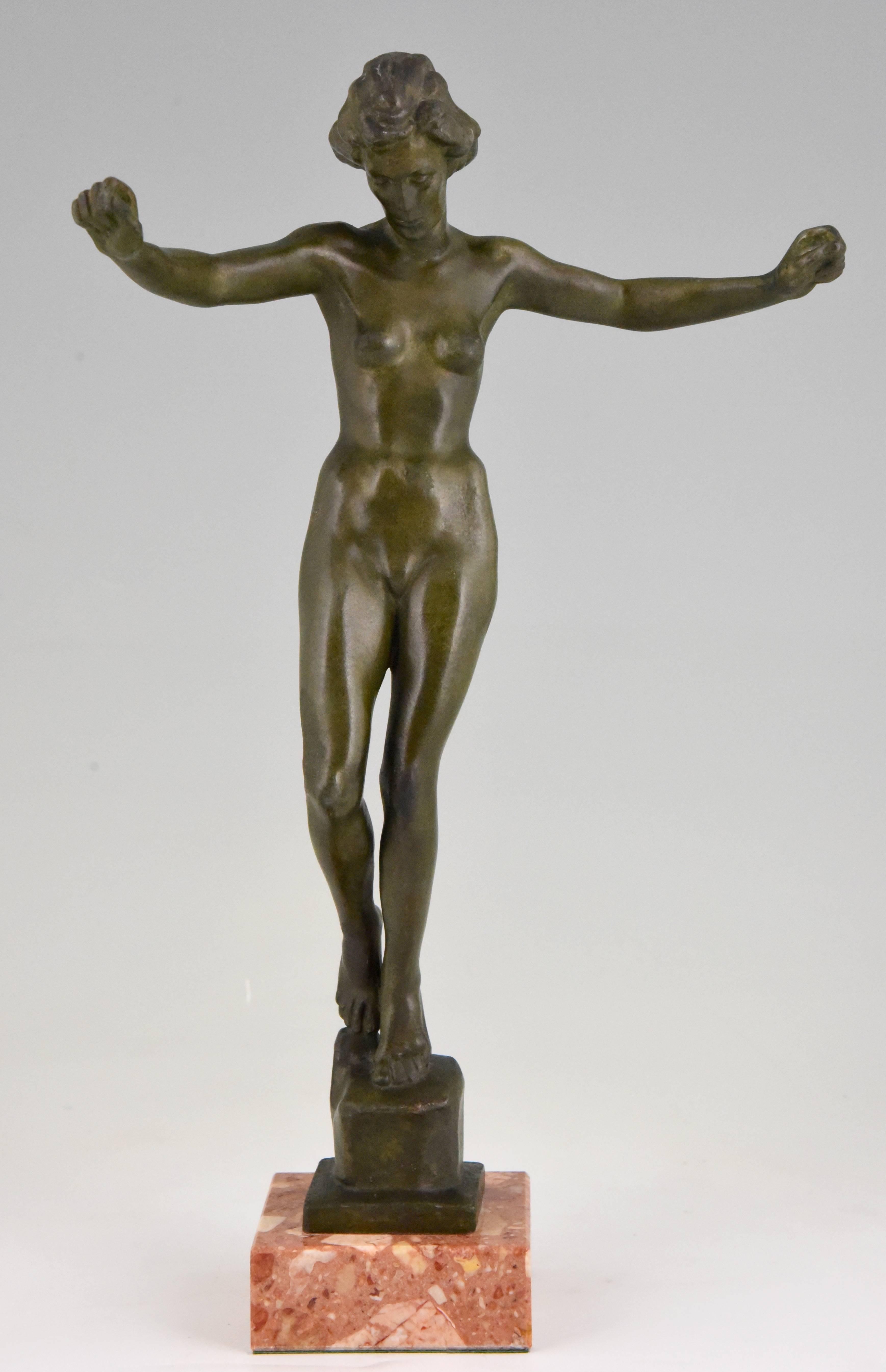 Lovely Art Deco bronze sculpture of a balancing nude on a marble base. 

Artist/ Maker: David Fahrner.
Signature/ Marks: Fahrner 1941.
Style: Art Deco
Date: 1941
Material: Patinated bronze. Marble base.
Origin: Germany
Size: H. 37 cm x L. 21