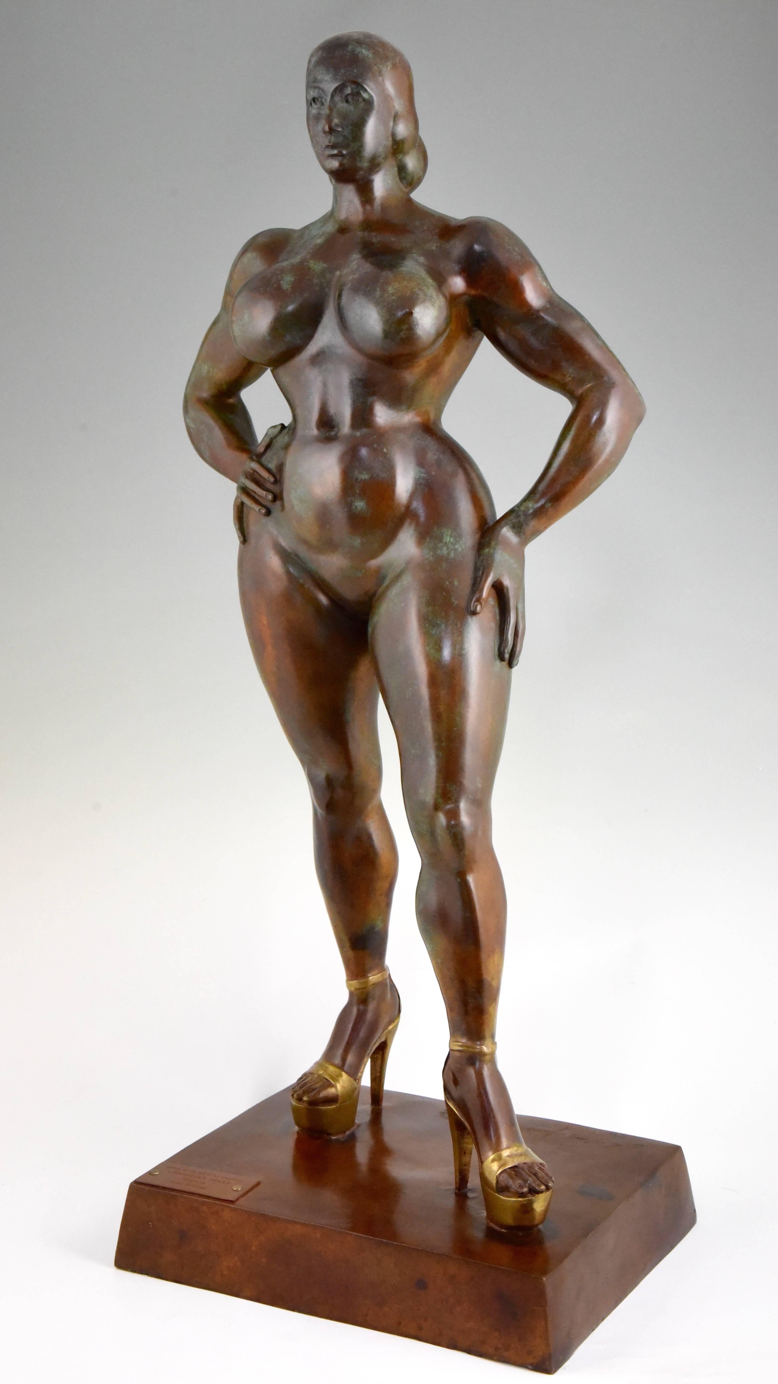 French Bronze Sculpture of a Nude by Christian Maas, Venus Hottentote In Good Condition In Antwerp, BE