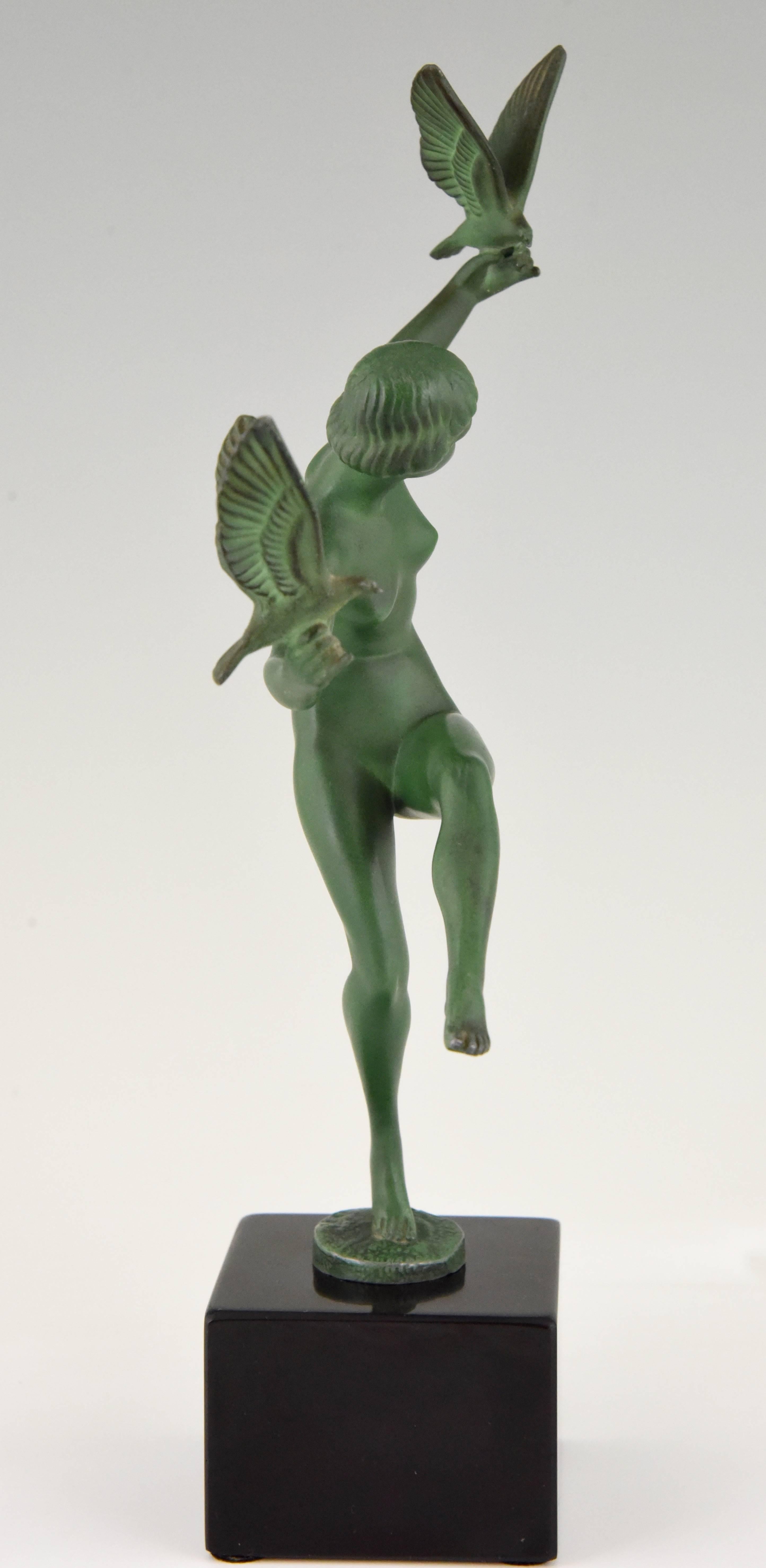 Art Deco Sculpture Nude Dancer with Birds by Briand, Marcel Bouraine 1930 France In Good Condition In Antwerp, BE