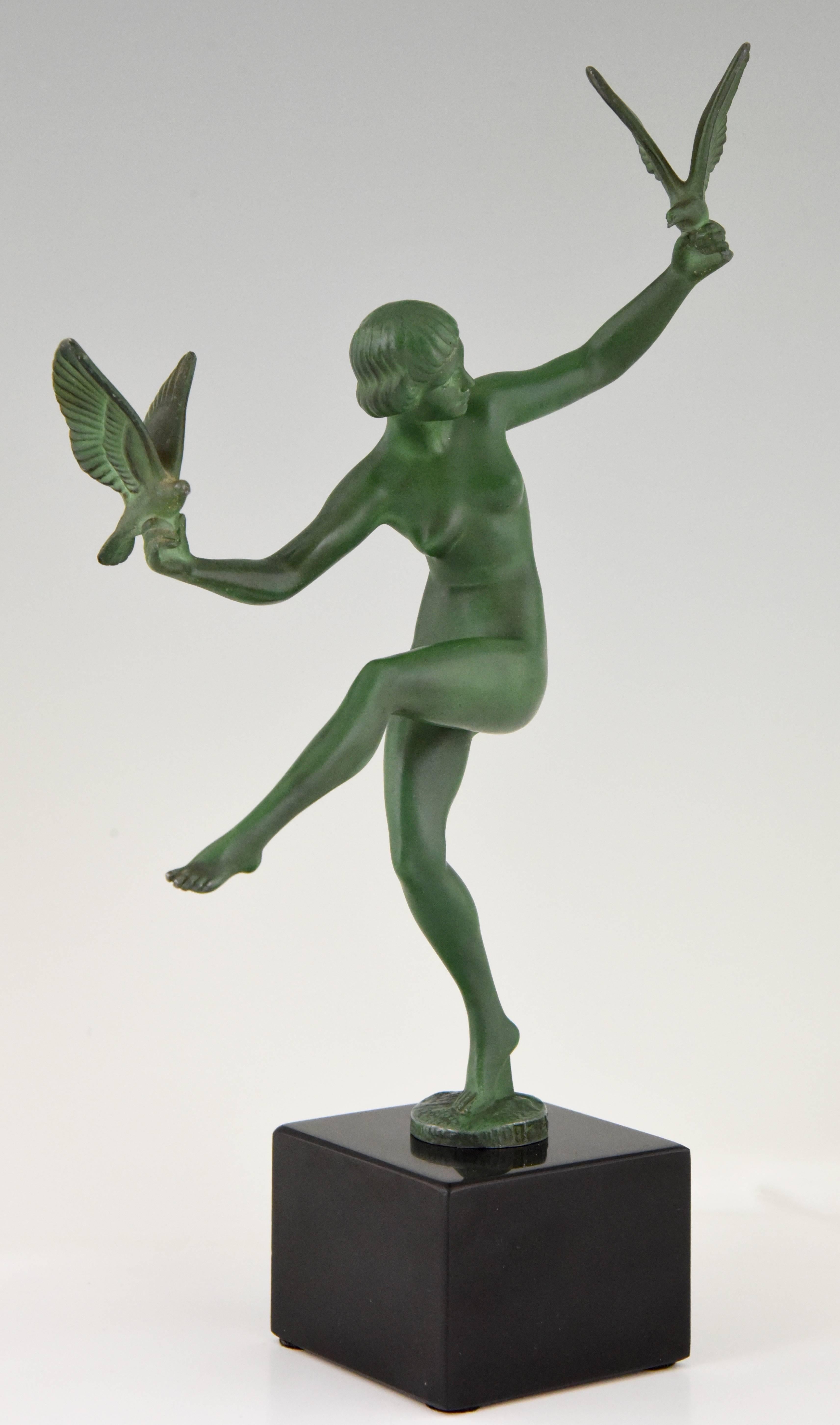 Elegant Art Deco nude bird dancer by Briand.
Pseudonym used by Marcel Bouraine for his art metal sculptures cast by the Max Le Verrier foundry. 

Artist/ maker: Briand, Marcel Bouraine
Signature/ marks: Briand.
Style: Art Deco
Date:
