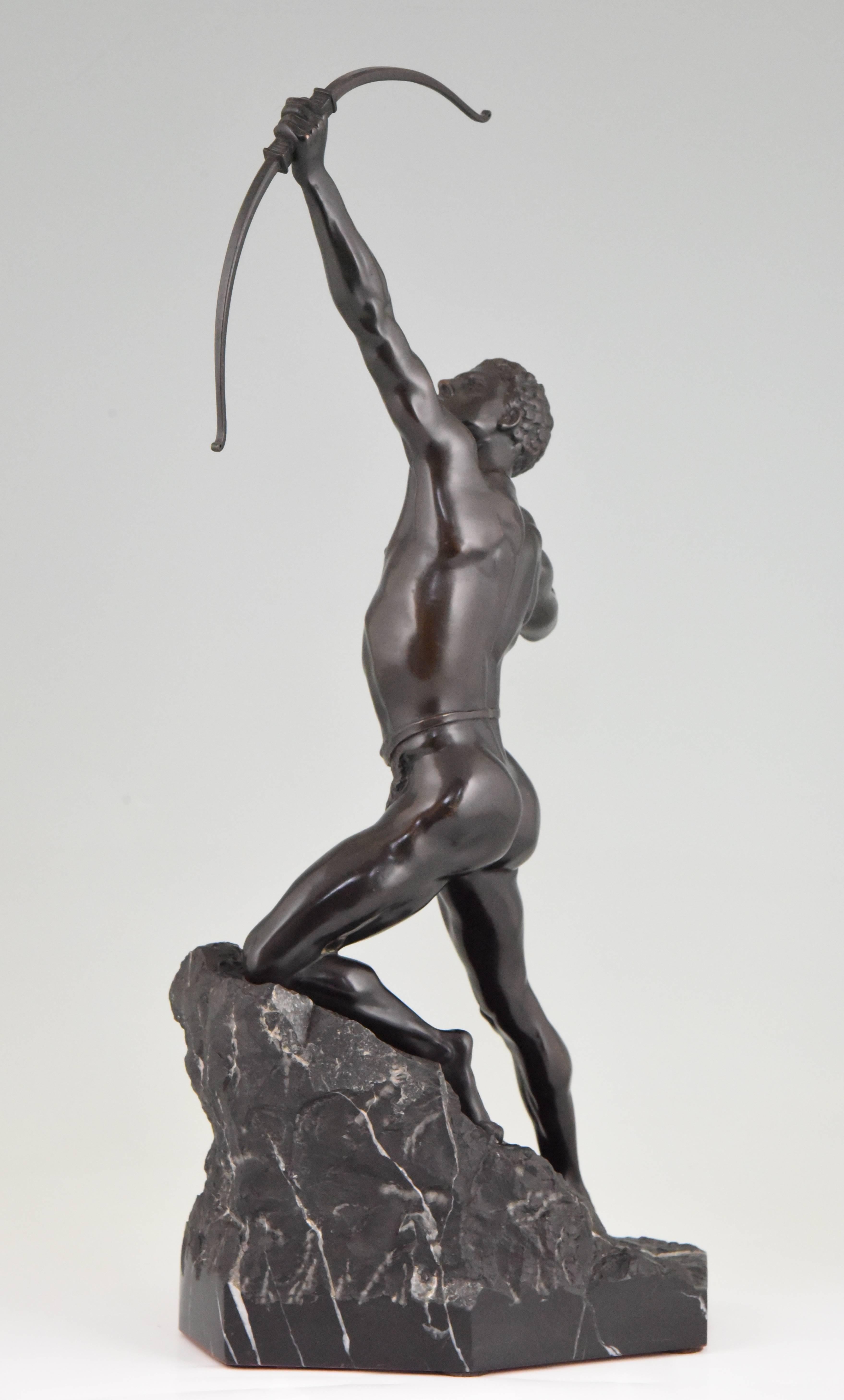 Antique Bonze Sculpture Male Nude Archer, Germany, circa 1900 In Good Condition In Antwerp, BE