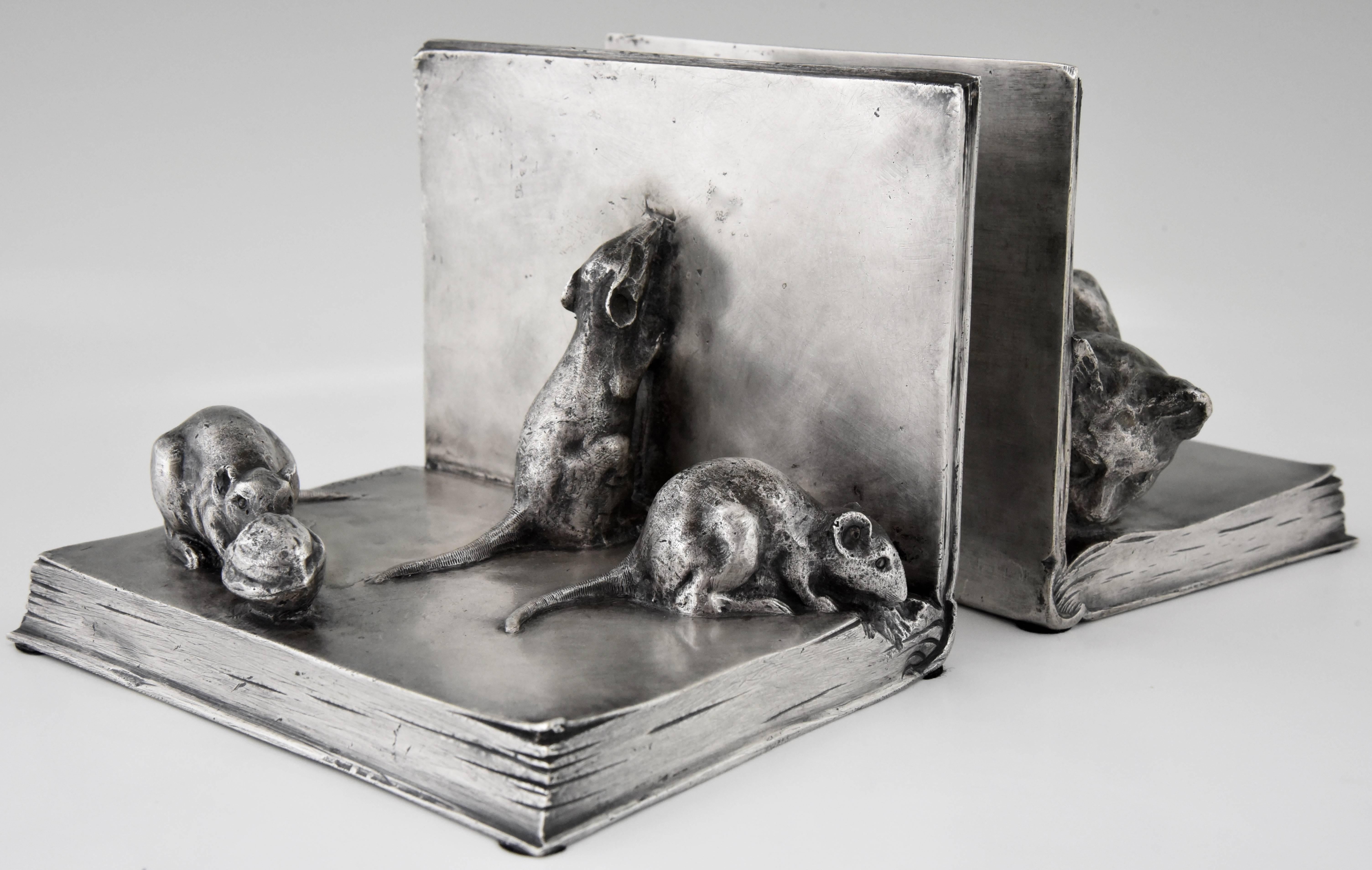 Art Deco Bronze Bookends Cat and Mice on Books by A. Duchêne, 1920 France In Good Condition In Antwerp, BE