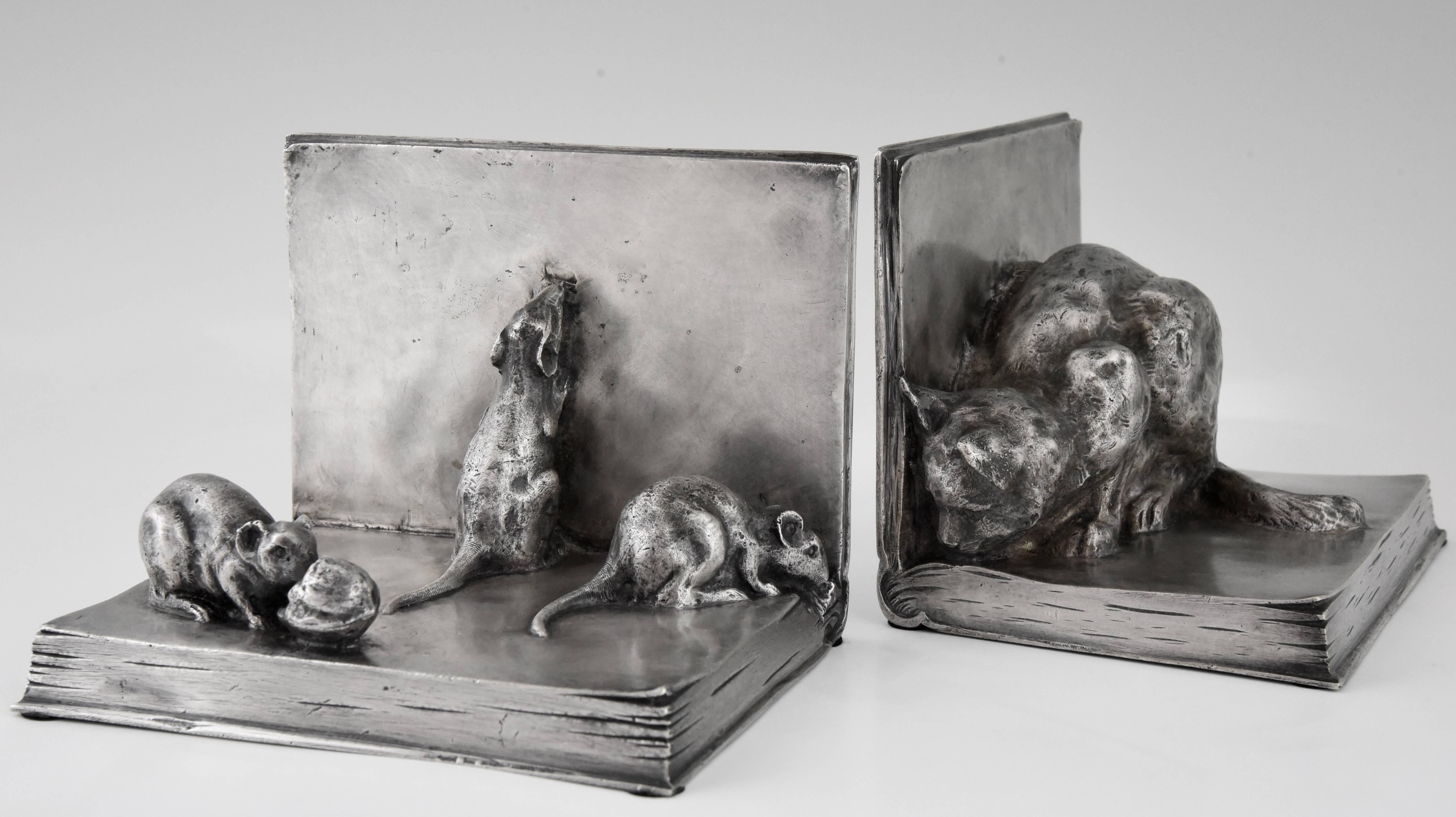 Art Deco Bronze Bookends Cat and Mice on Books by A. Duchêne, 1920 France 3