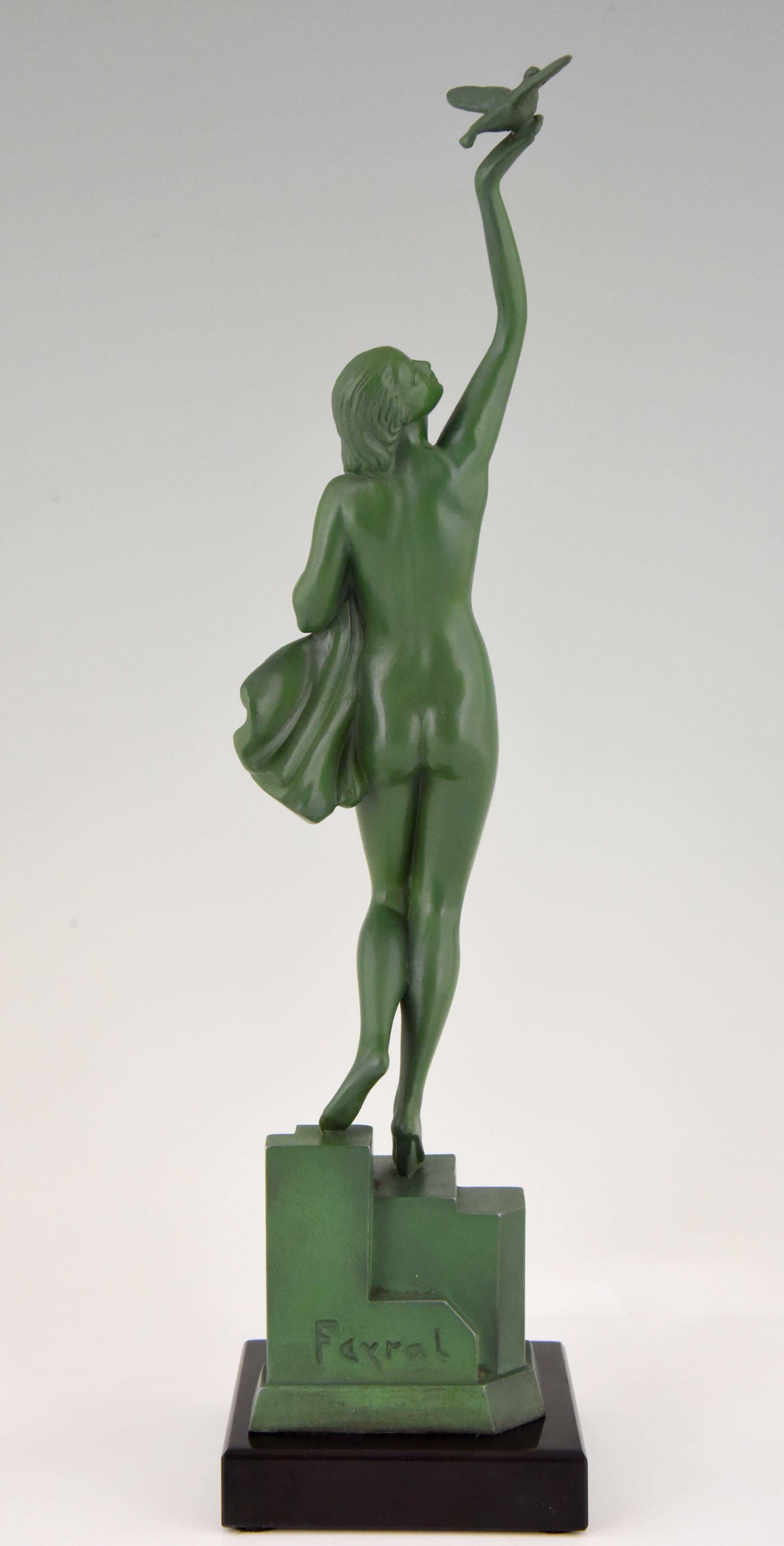 French Art Deco Sculpture of a Nude with Dove by Fayral, Pierre Le Faguays 1930 In Good Condition In Antwerp, BE