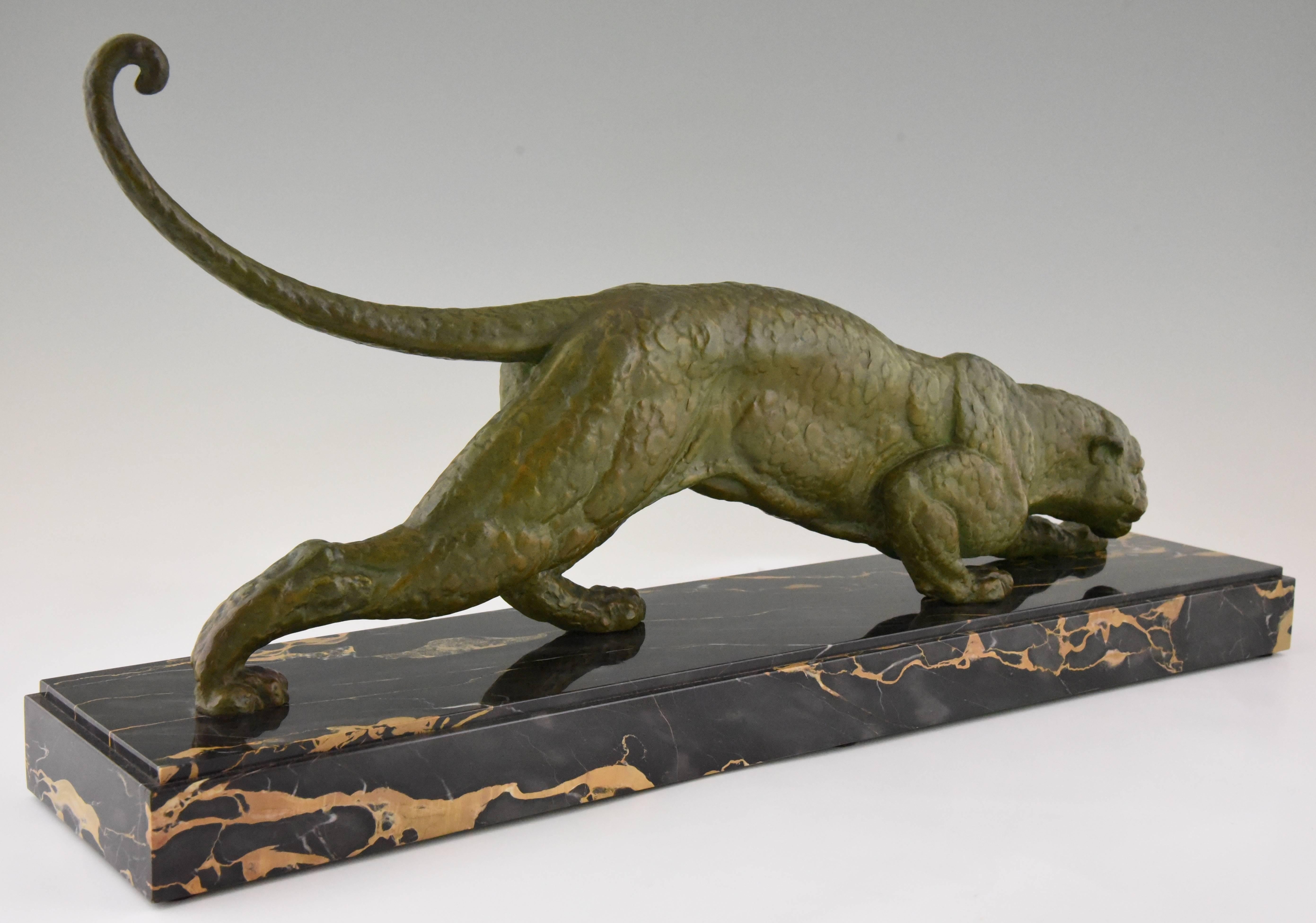 Art Deco Sculpture of a Panther Demetre H. Chiparus, 1930 France In Good Condition In Antwerp, BE
