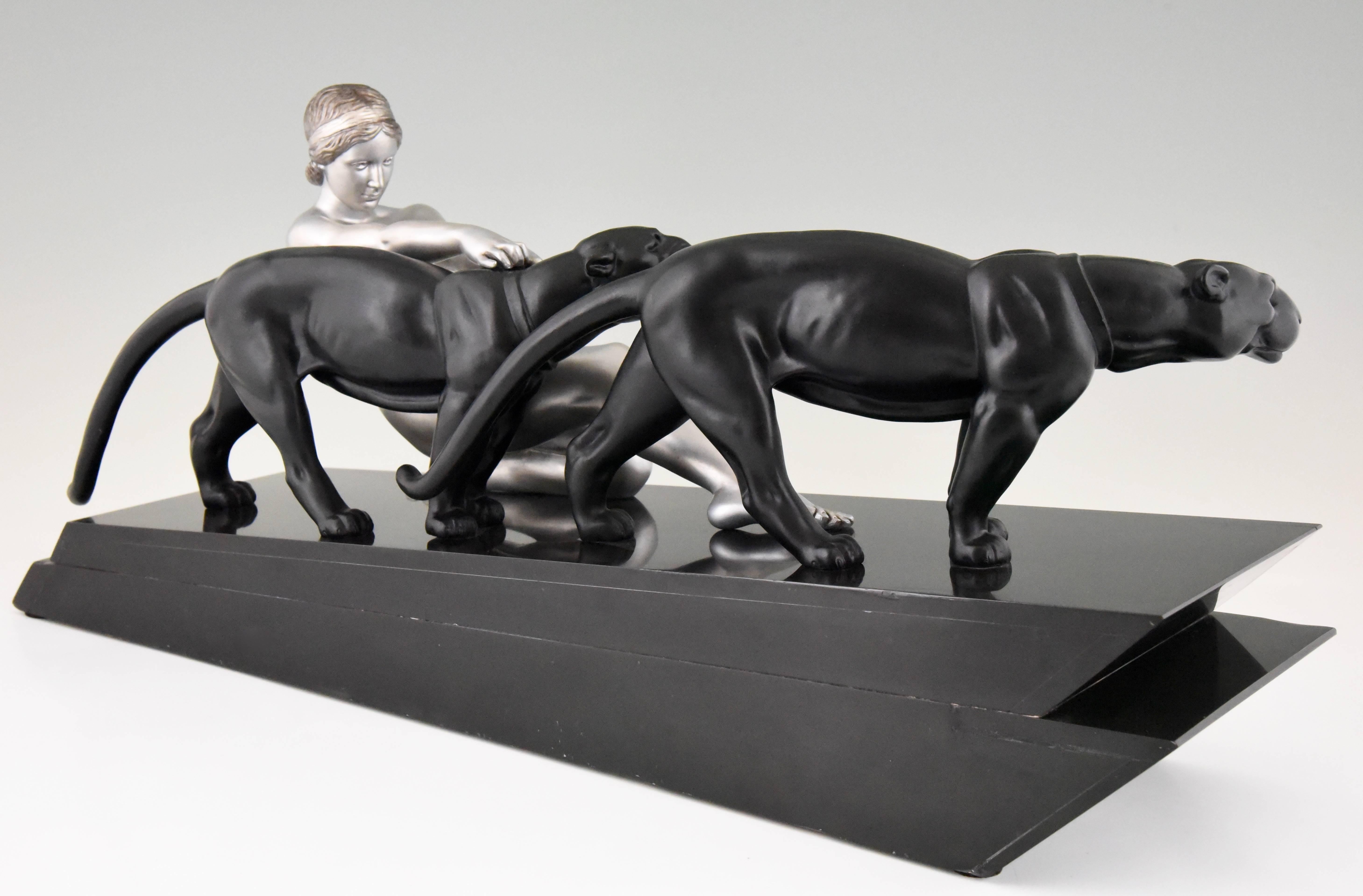 Art Deco Sculpture Nude with Two Panthers Alexandre Ouline France 1930 Original In Good Condition In Antwerp, BE