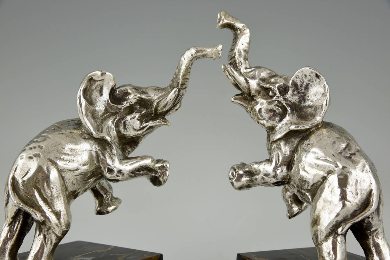 Versilberte Elefanten-Buchstützen aus Bronze im Art déco-Stil von Fontinelle, 1930, Frankreich (Marmor)