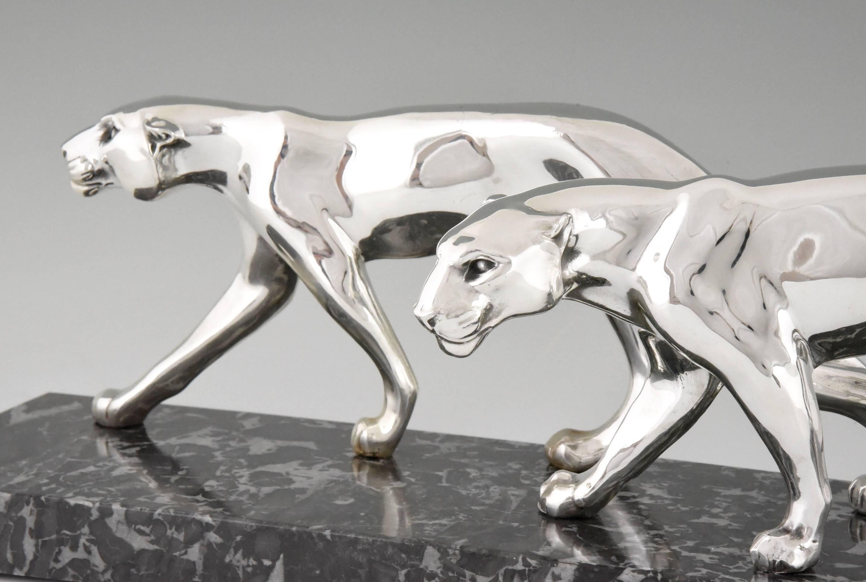 Marble French Art Deco panther sculpture by M. Font, 1930