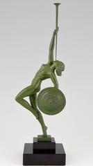 Sculpture française Art Déco d'un nu avec trompette par Guerbe:: 1930