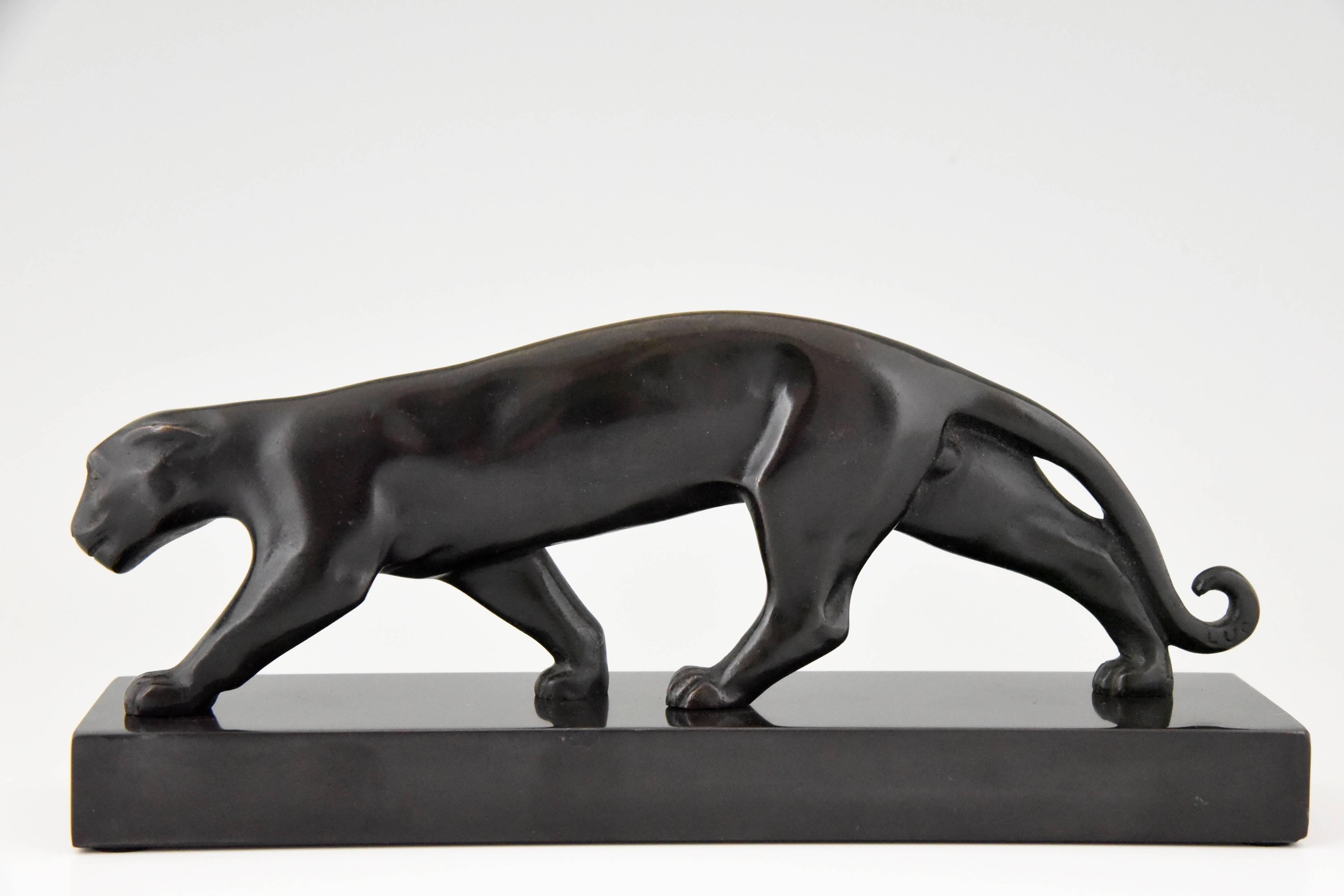 French Art Deco Bronze Panther Sculpture by Luc, 1930 In Good Condition In Antwerp, BE