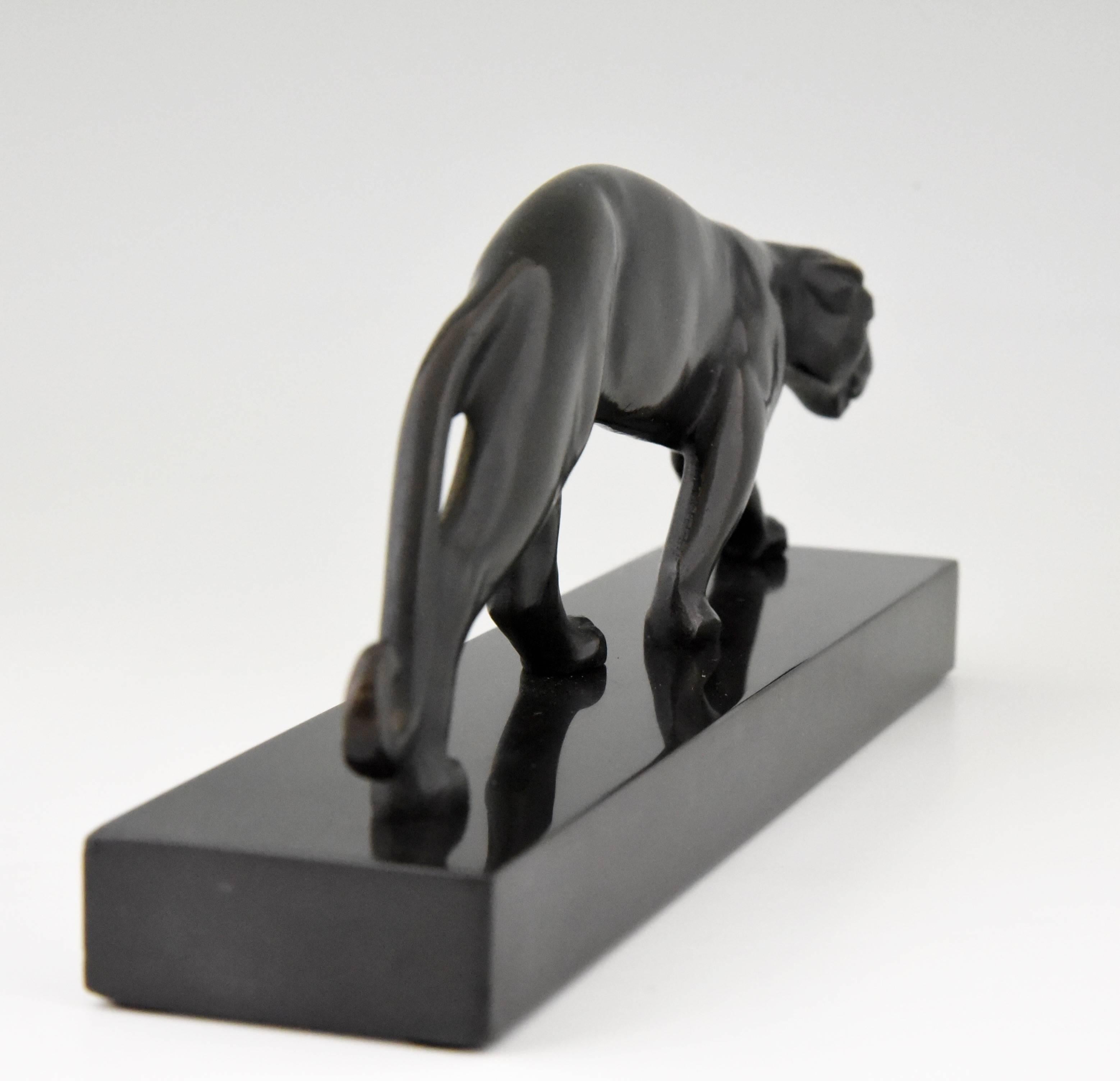 Patinated French Art Deco Bronze Panther Sculpture by Luc, 1930