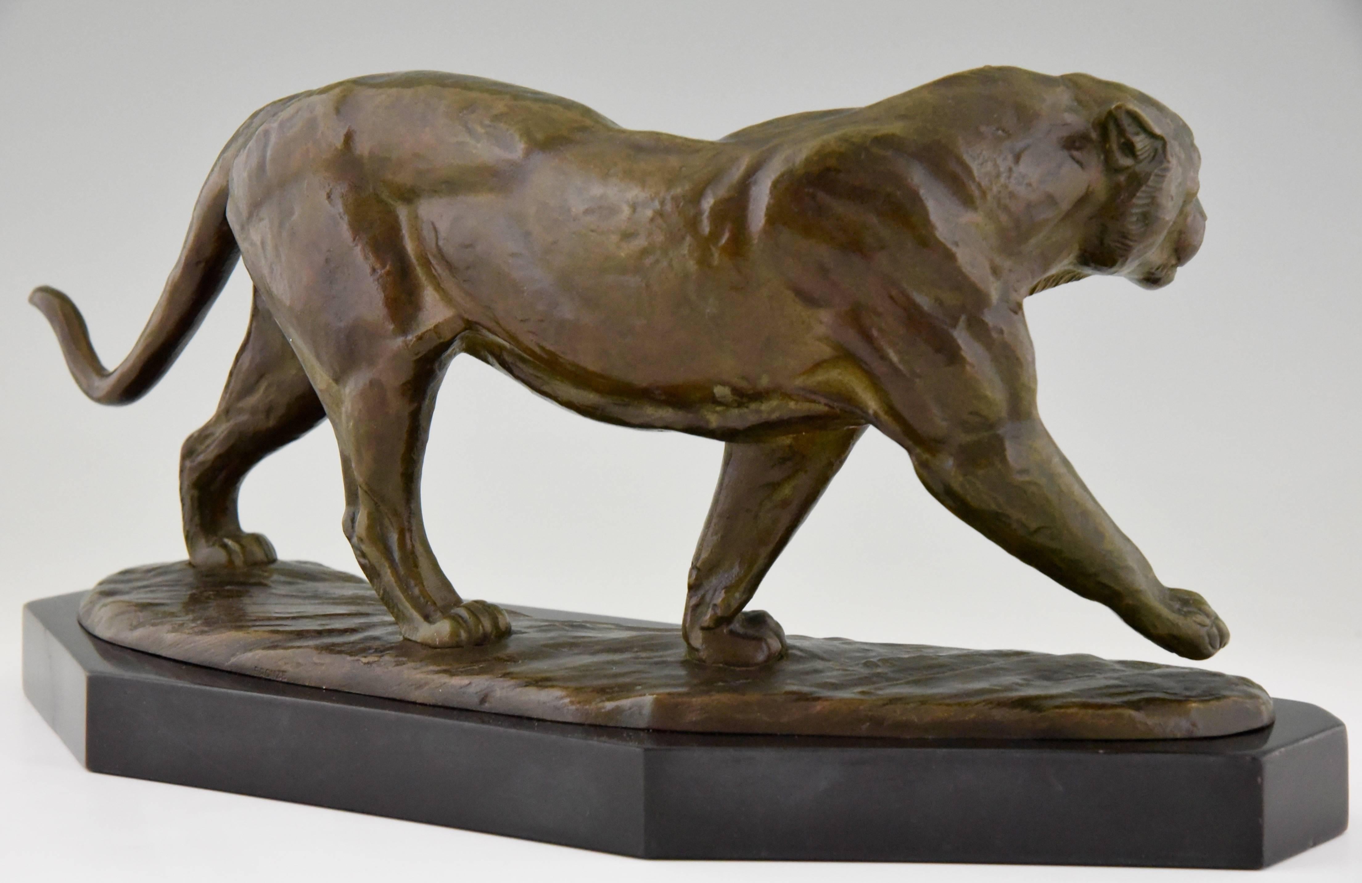 Patinated Art Deco Bronze Panther Sculpture by R. Sarat, 1930 France