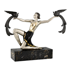 Art-Déco-Bronzeskulptur einer Dame mit Paradiesvögeln von G. Daverny, 1930