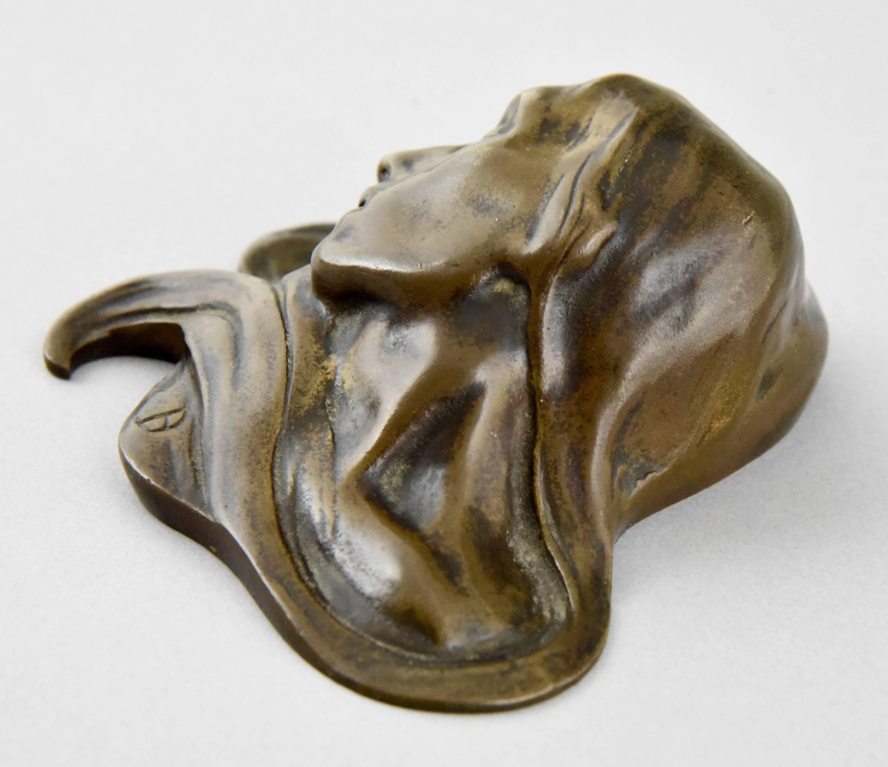 Art Nouveau Bronze Paperweight Women's Profile Paul Dubois, 1900 In Excellent Condition In Antwerp, BE