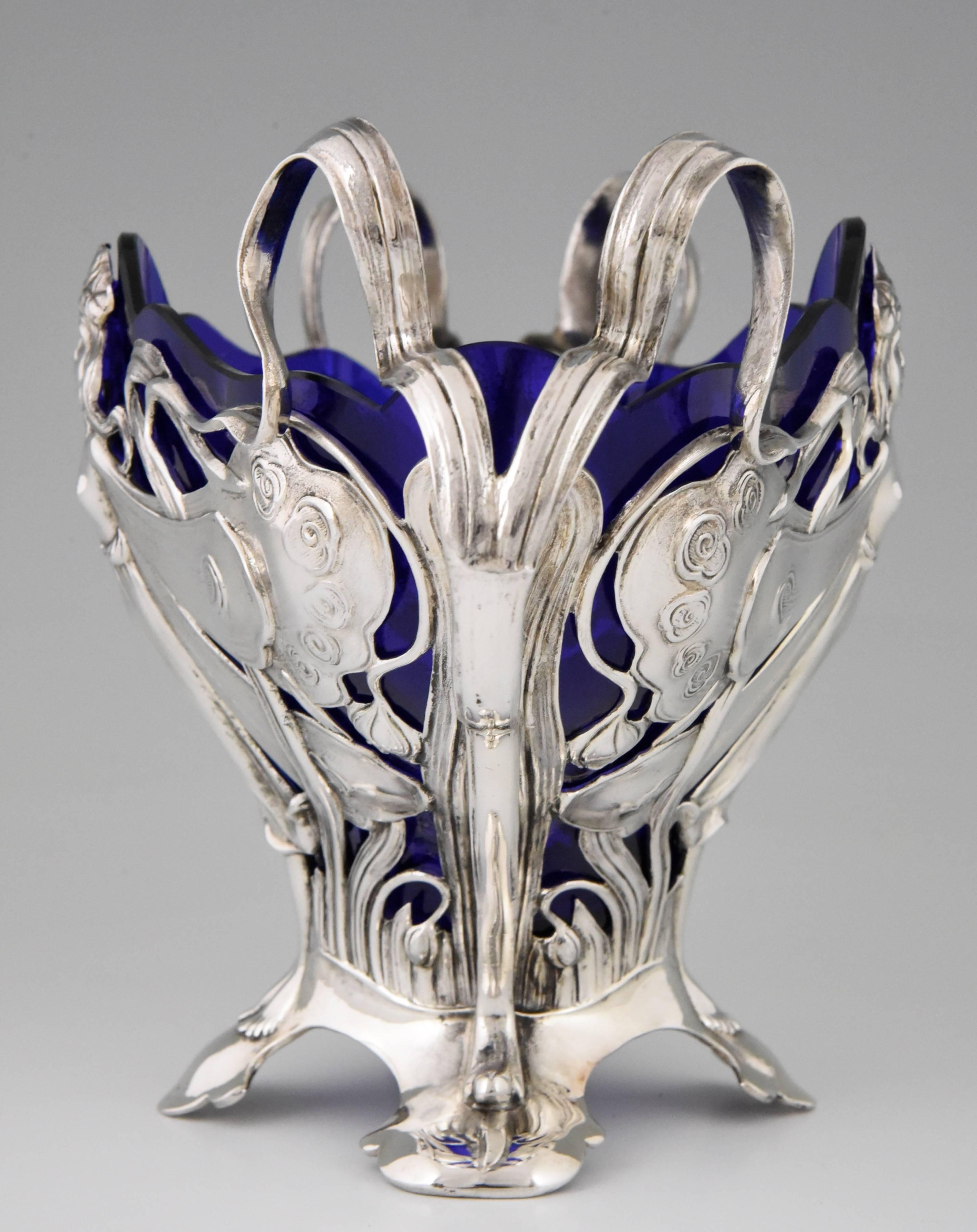 Art Nouveau silvered flower dish with nymph blue glass liner WMF 1906 In Good Condition In Antwerp, BE