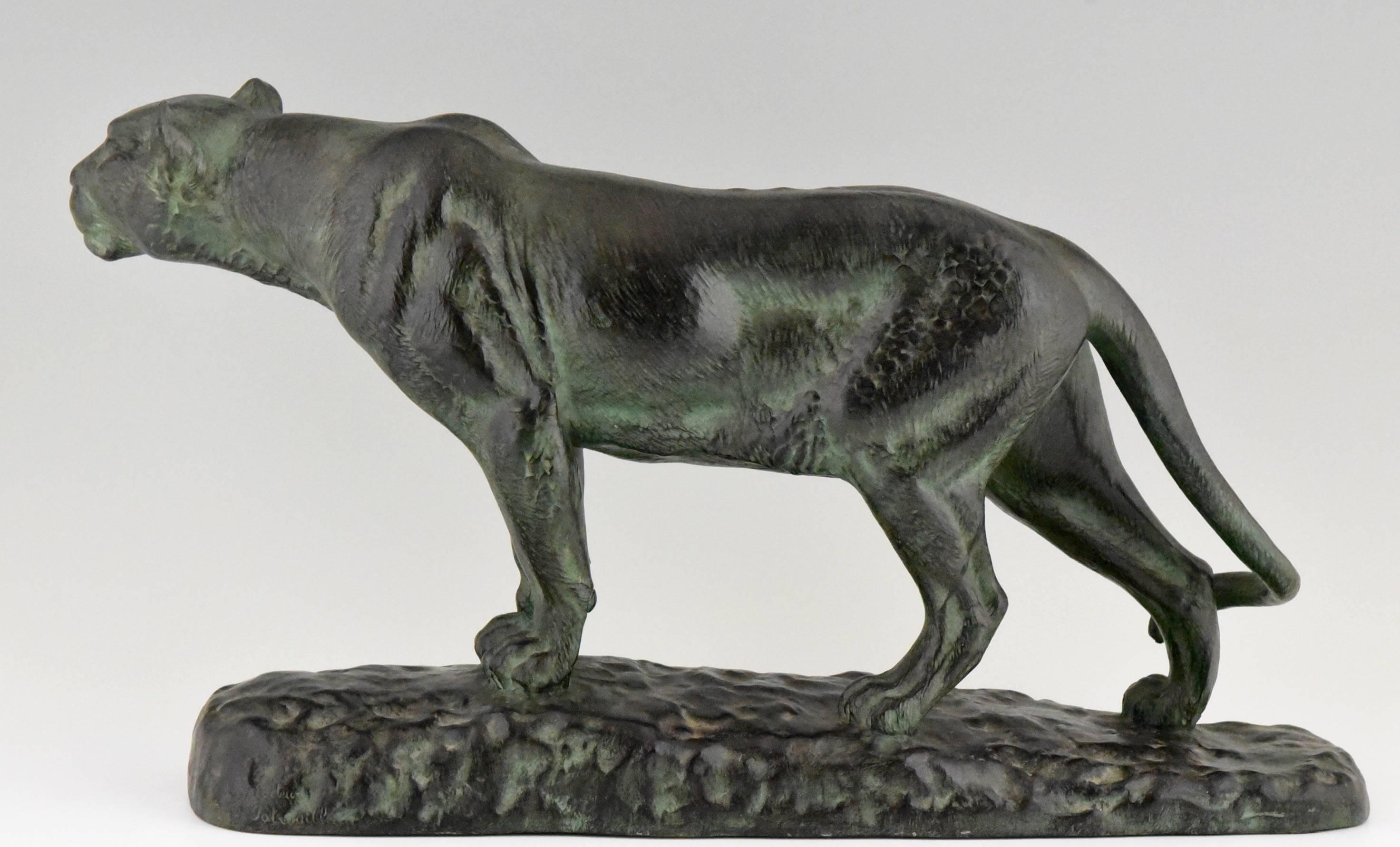 French Art Deco bronze sculpture of a panther by Louis Riché 1930 In Excellent Condition In Antwerp, BE