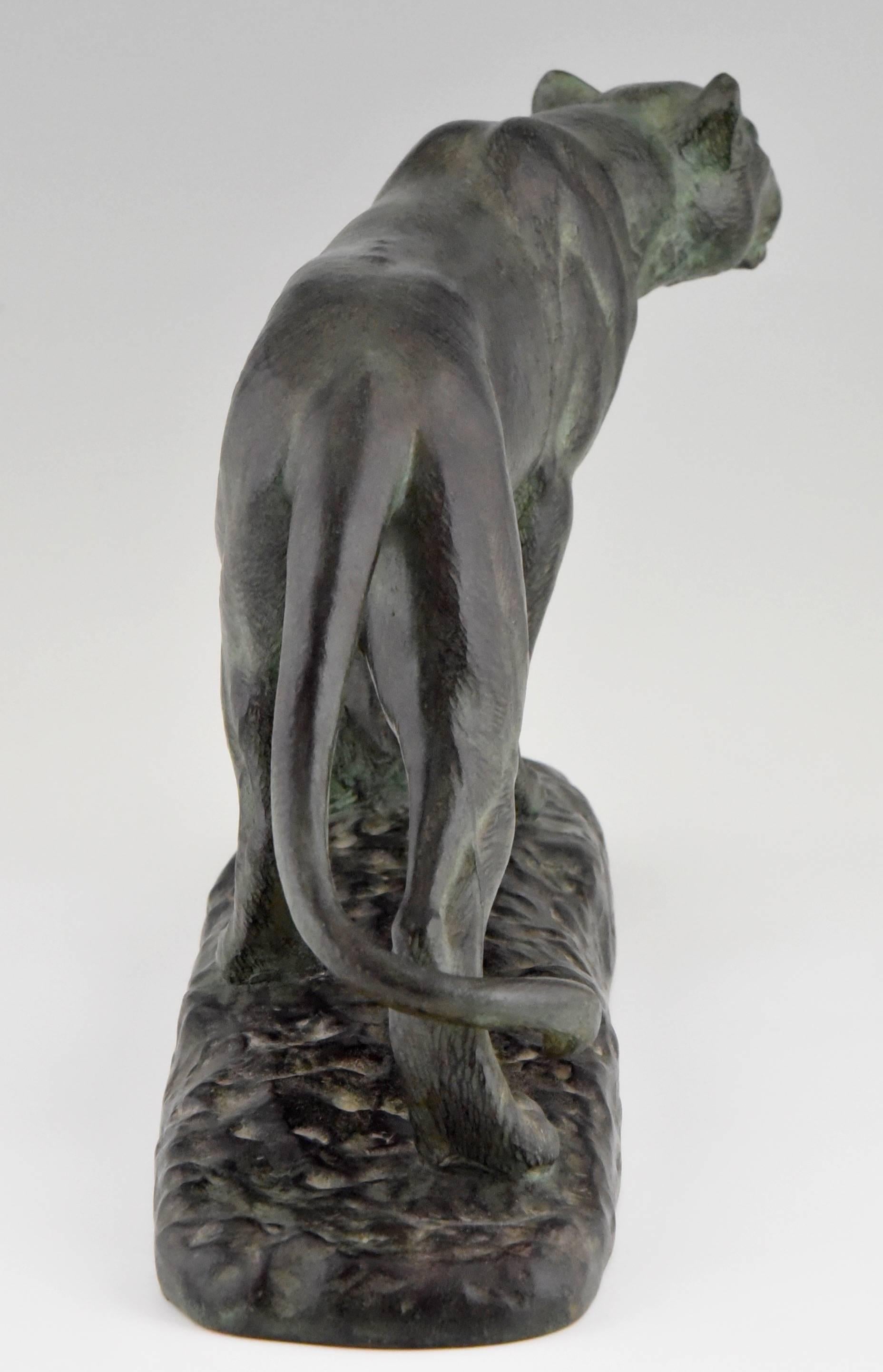 20th Century French Art Deco bronze sculpture of a panther by Louis Riché 1930