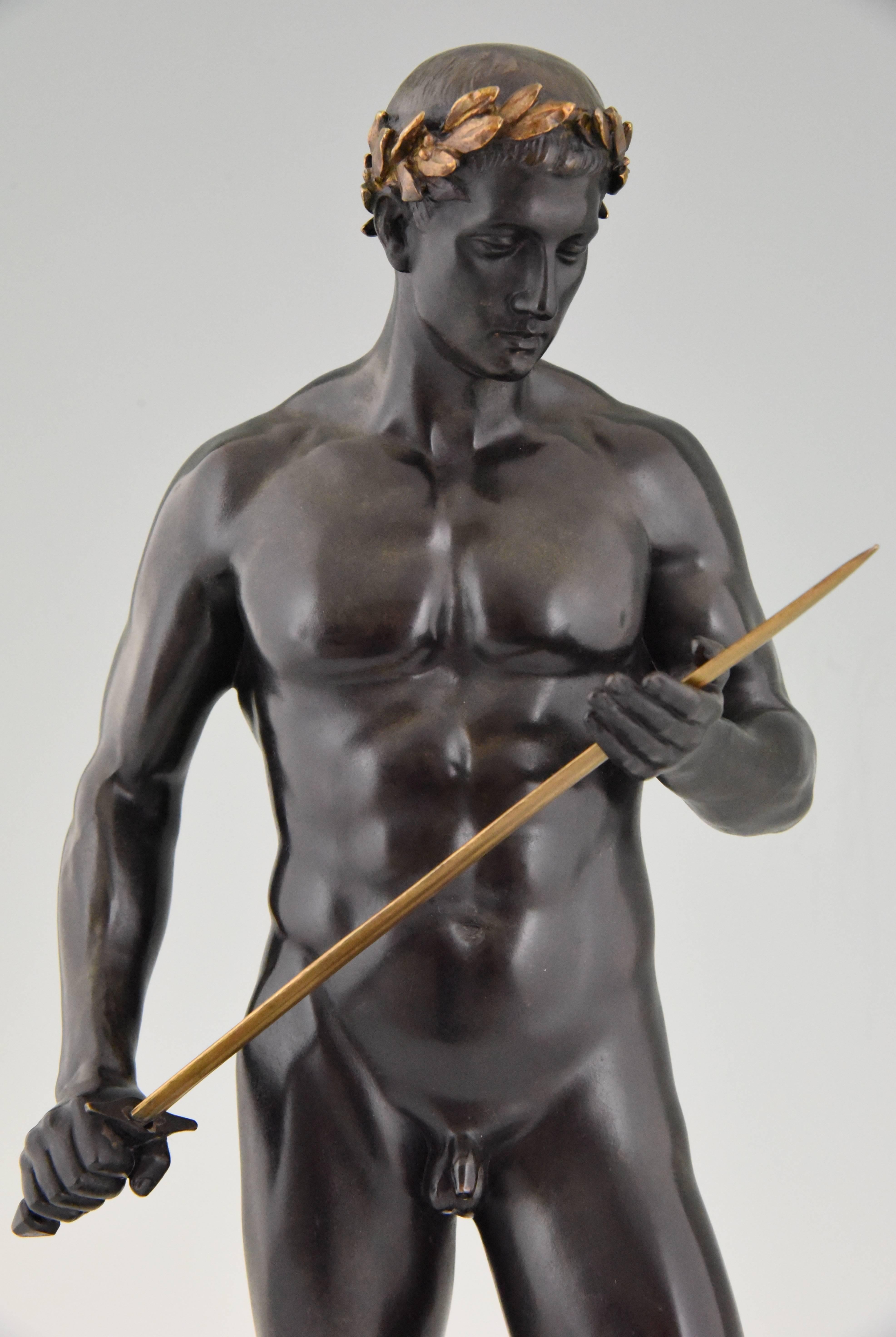 Antique Bronze Sculpture Male Nude with Sword by Fritz Heinemann, 1890 In Excellent Condition In Antwerp, BE