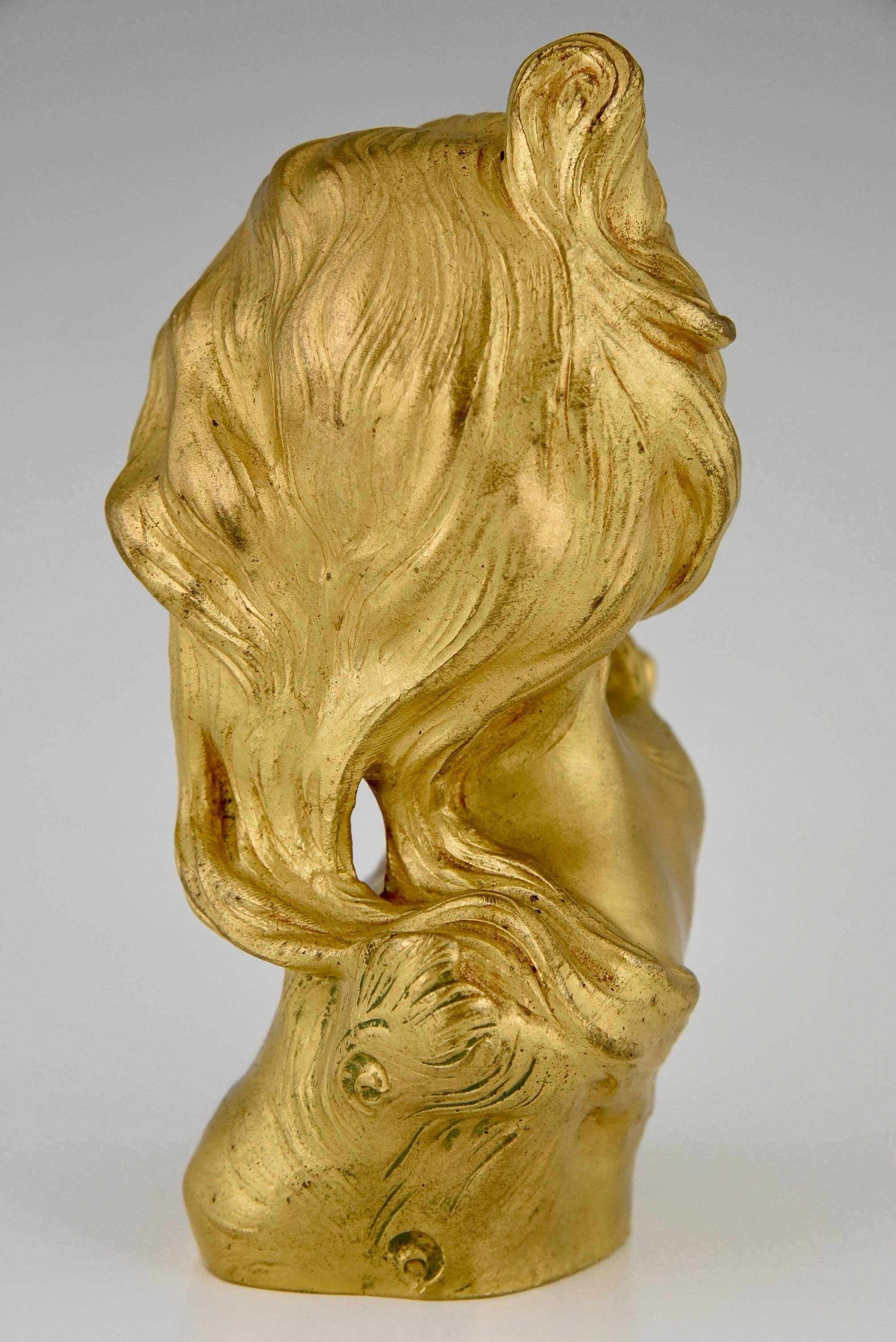 French Art Nouveau Gilt Bronze sculpture Bust of a lady by Leopold Savine 1905 In Good Condition In Antwerp, BE