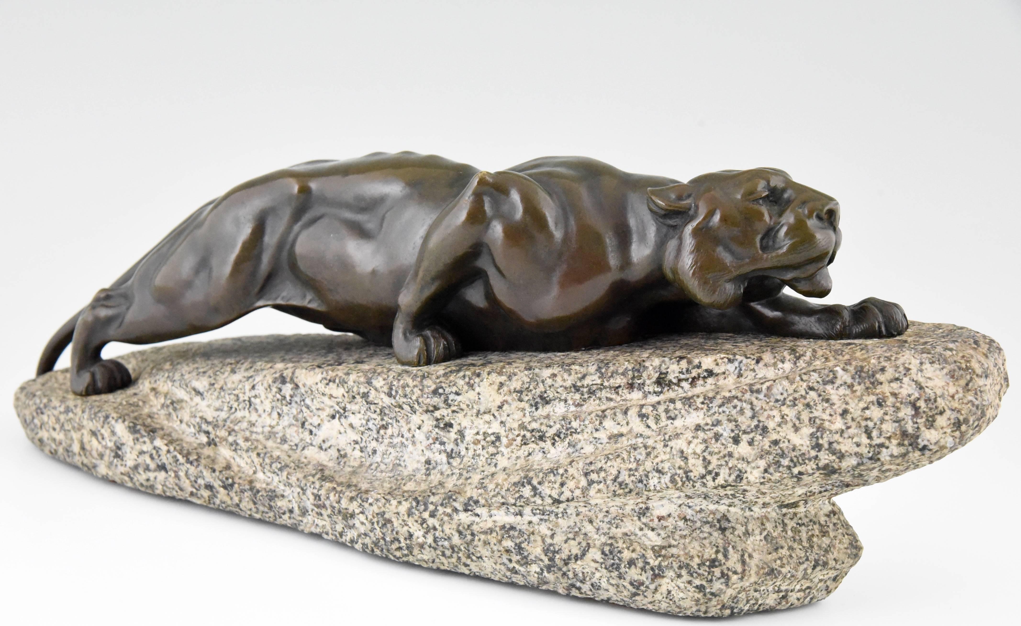 French Bronze sculpture Panther on a Rock by Leon Bureau, 1900 In Good Condition In Antwerp, BE