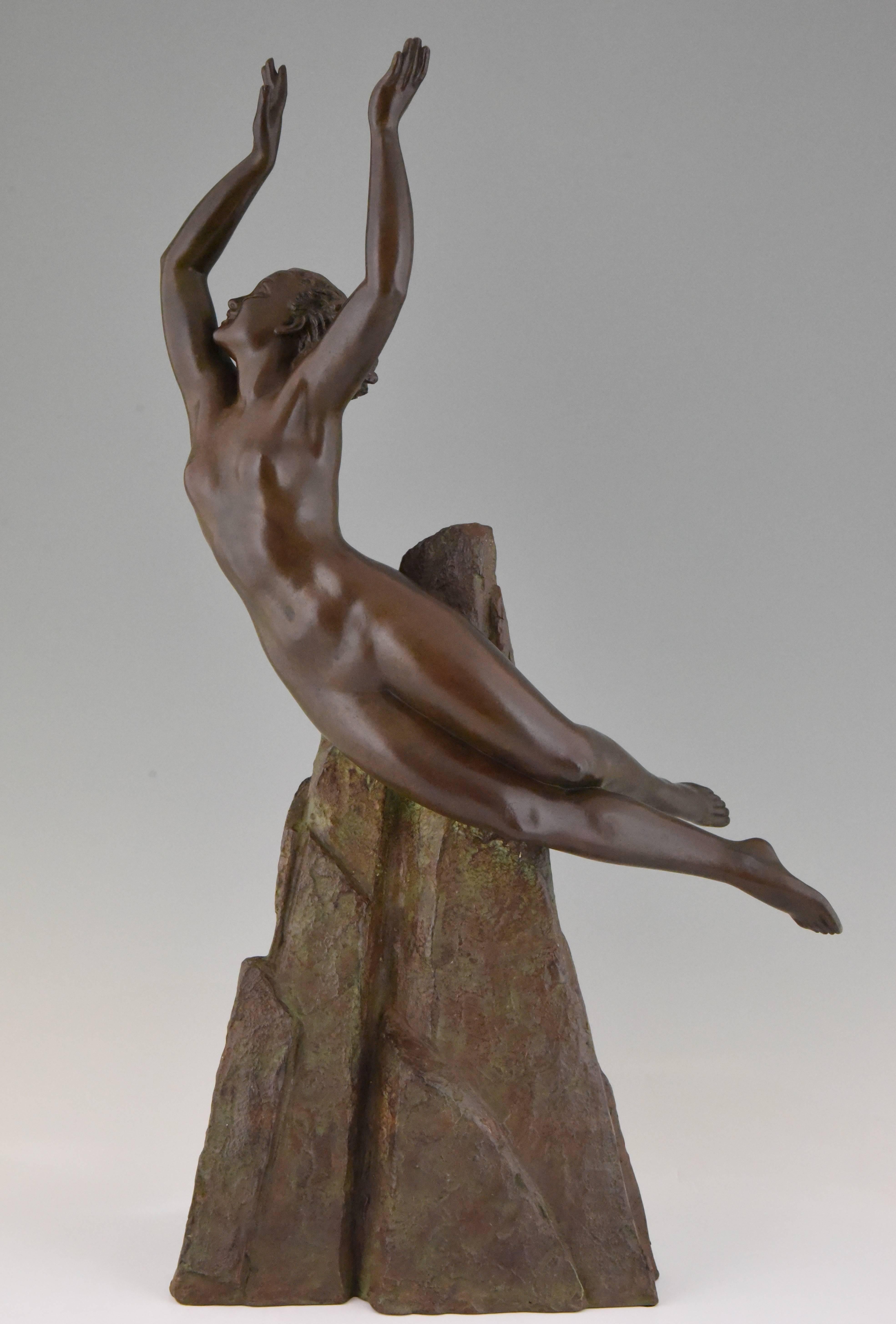 20th Century Art Deco Bronze Sculpture of a Nude by Pierre Le Faguays, 1940 France