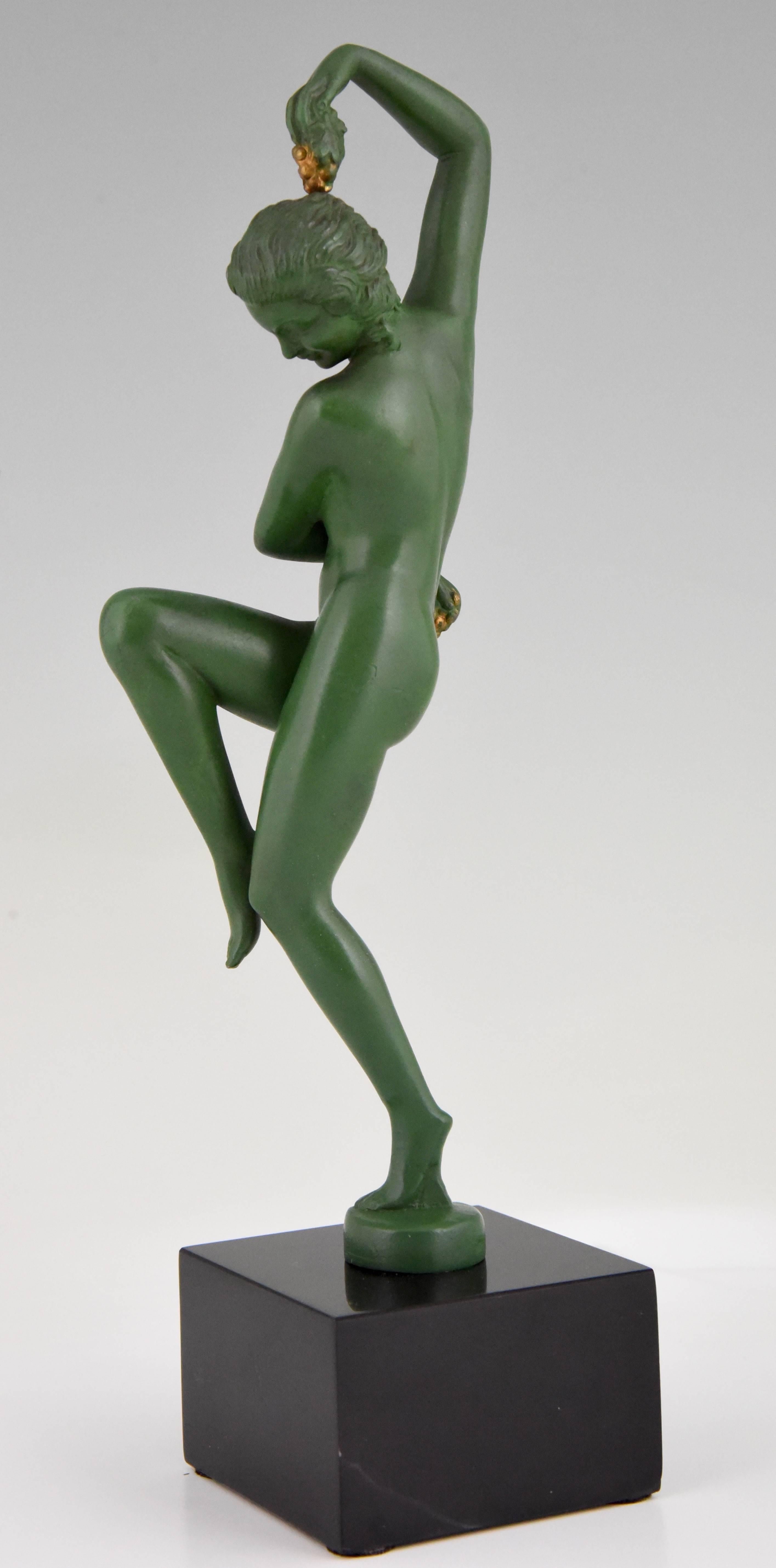 Art Deco Sculpture Nude Dancer with Grapes by Denis, 1930 France In Good Condition In Antwerp, BE