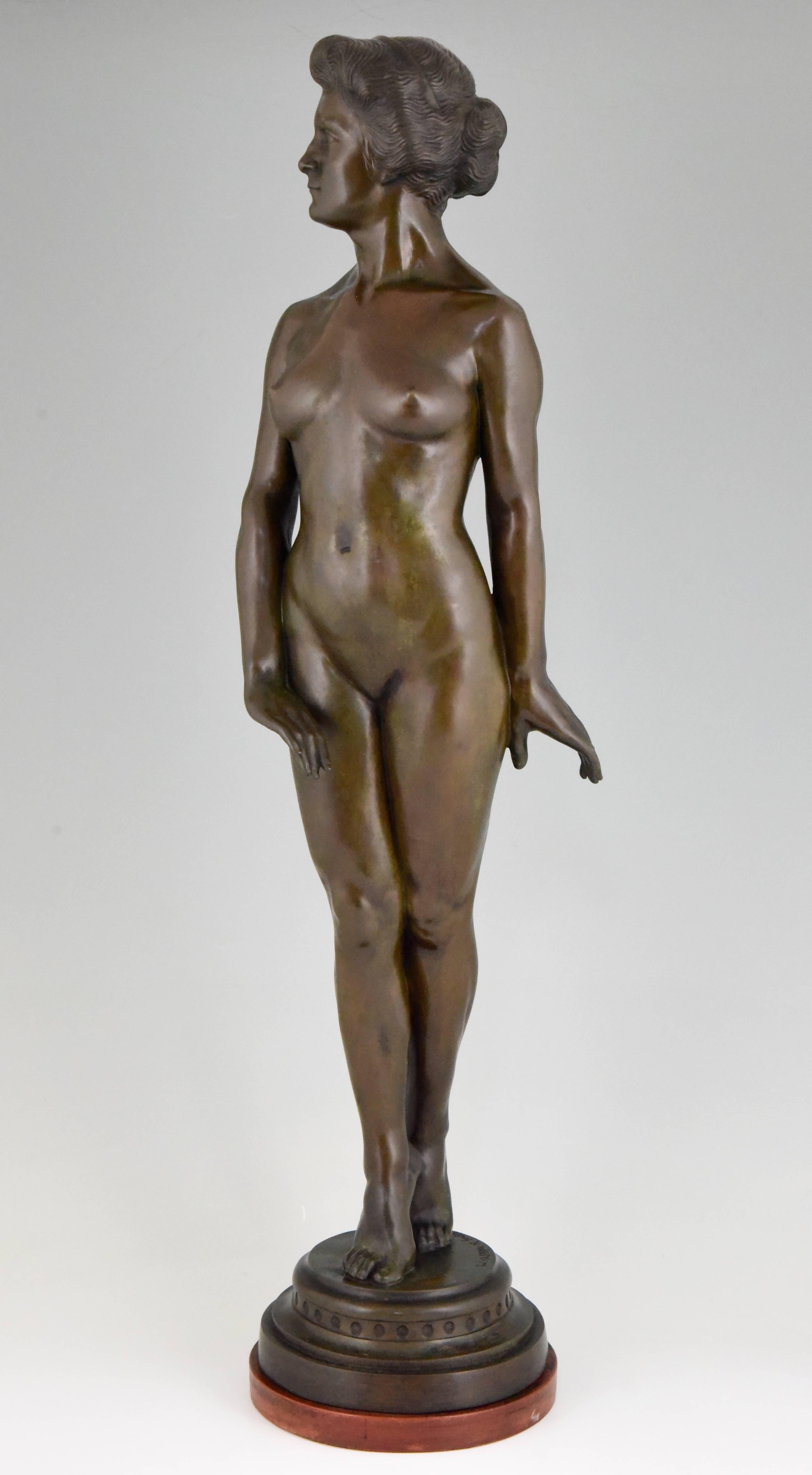 Art Deco bronze sculpture of a standing nude.
Artist/ maker: Wilhelm Oskar Prack (born in Germany 1869)
Signature/ marks: W. O. Prack
Style: Art Deco.
Condition: Very good.
Date: 1930.
Material: Patinated bronze. Wooden base.
Origin: