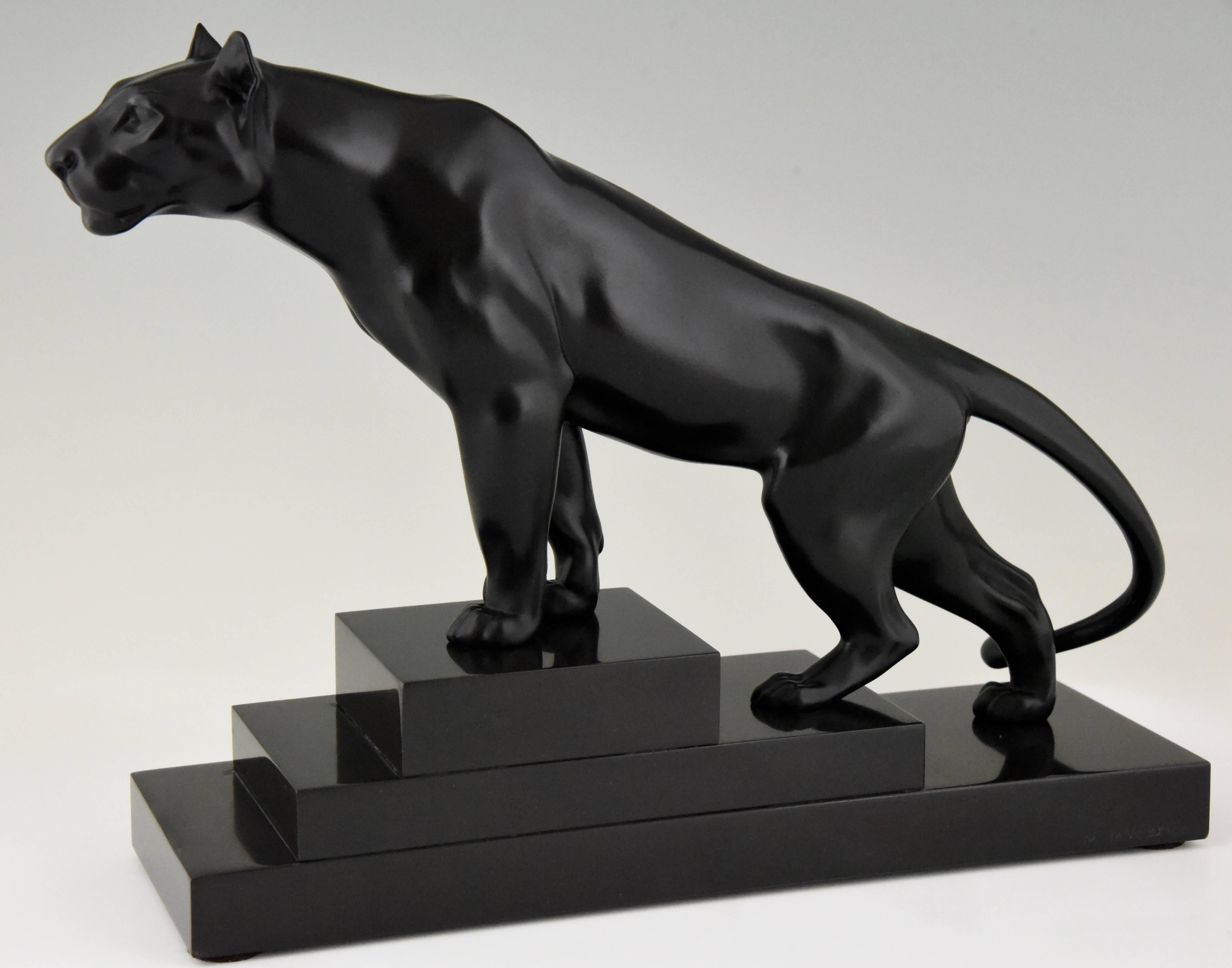 Art Deco Sculpture of a Panther on a Stepped Marble Base Max Le Verrier, 1930 In Good Condition In Antwerp, BE