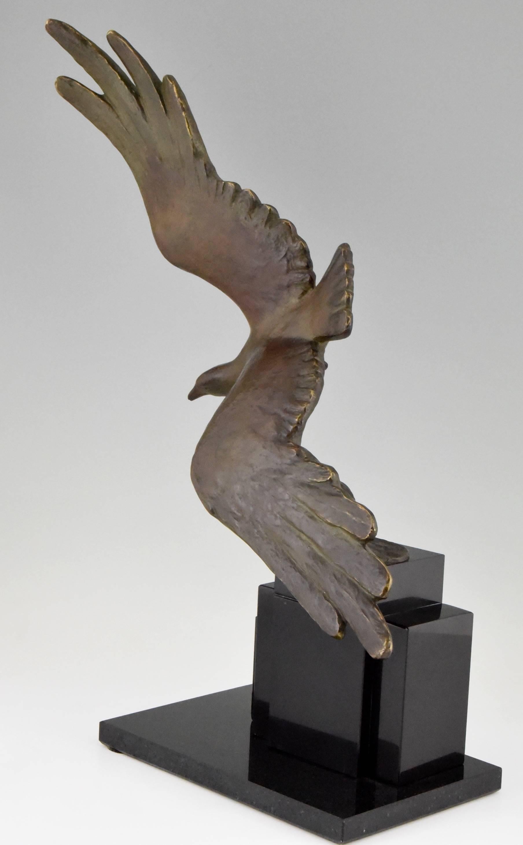 Art Deco Bronze Seagull bird sculpture By Alexandre Kelety In Good Condition In Antwerp, BE