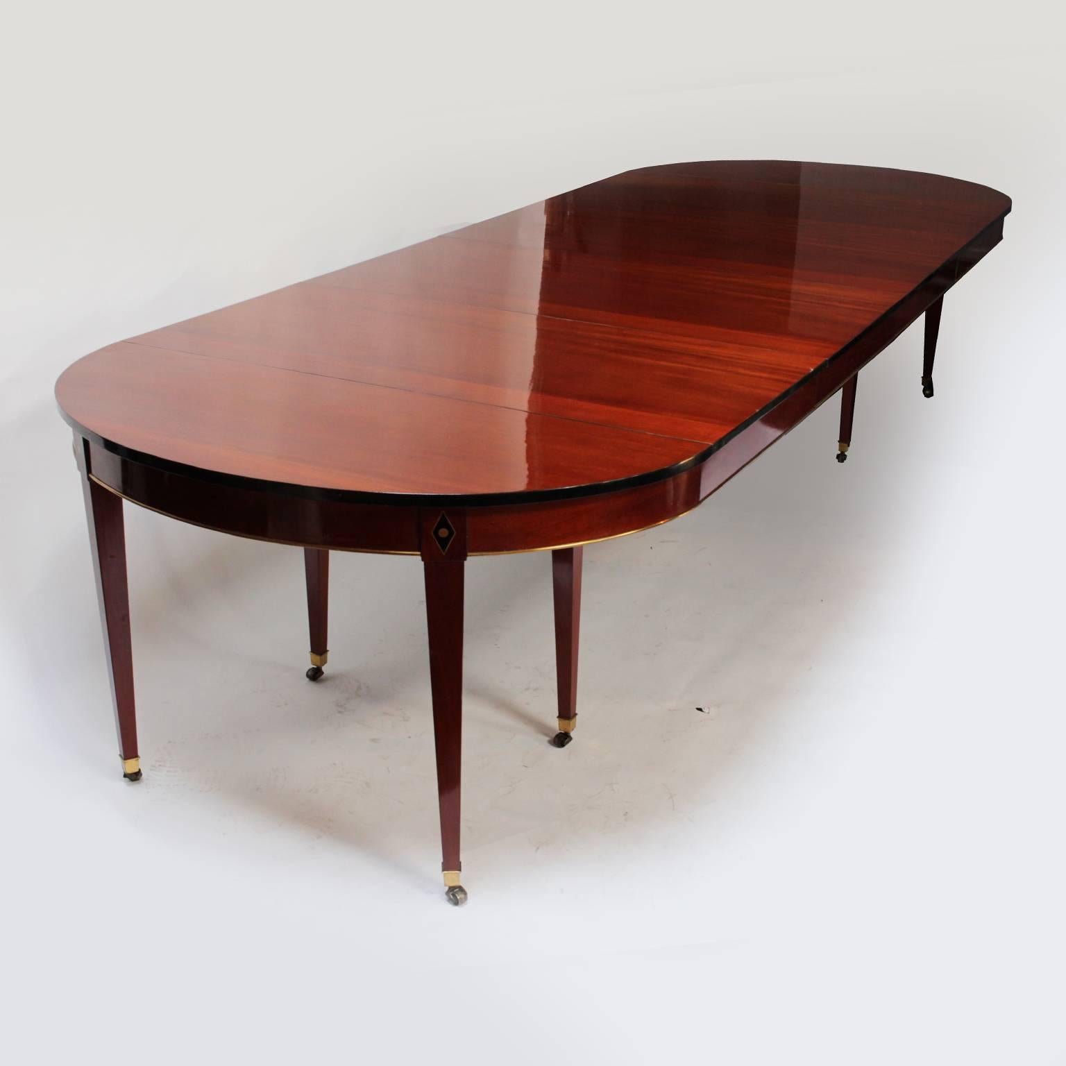 Charles X First Quater 19th Century Dining Room Table in the Style of Jean-Joseph Chapuis