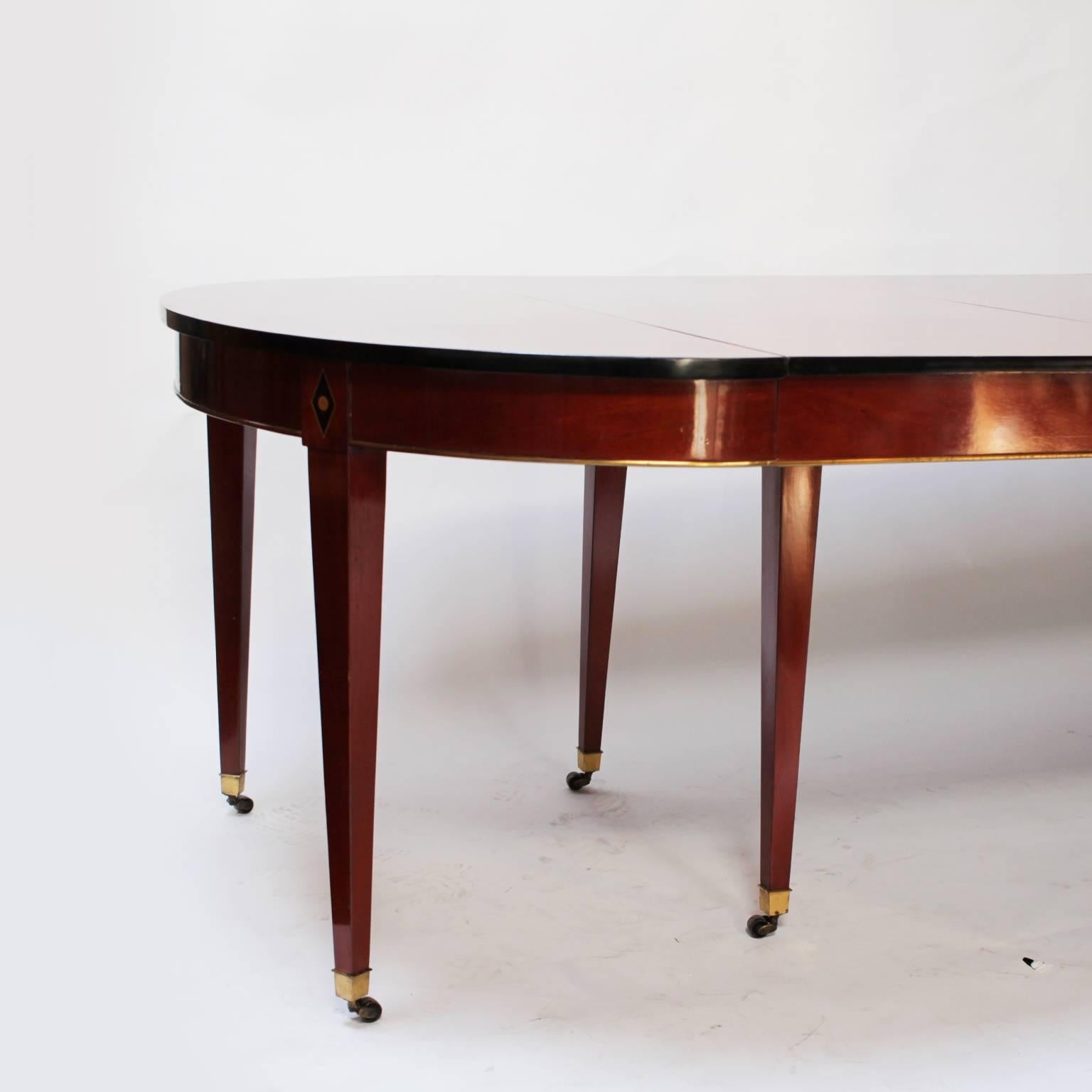 Inlay First Quater 19th Century Dining Room Table in the Style of Jean-Joseph Chapuis