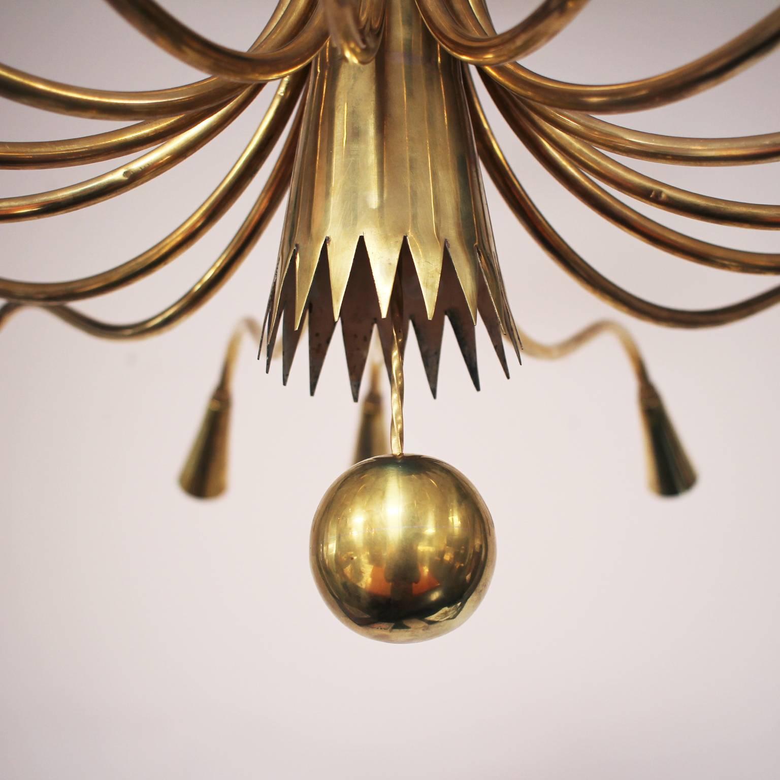 Sixteen-Arm Brass Chandelier in the Style of Guglielmo Ulrich (Messing)
