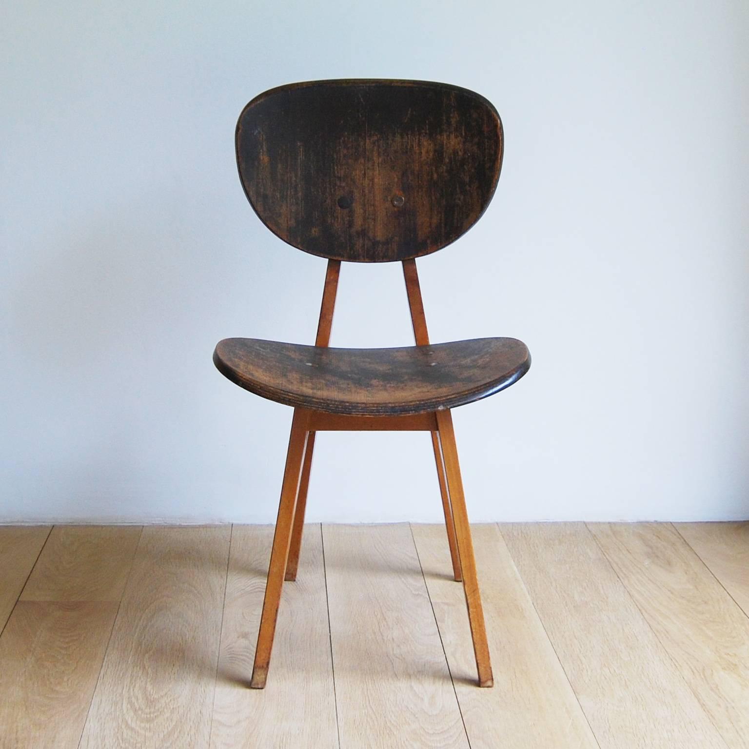 Pair of Side Chairs, Model No. 3221, by Junzo Sakakura In Good Condition In Brussels, BE
