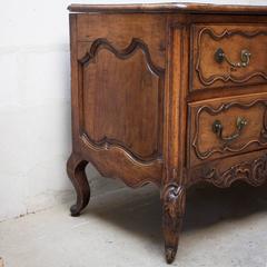 Early 18th Century Louis XV Commode from Nimes