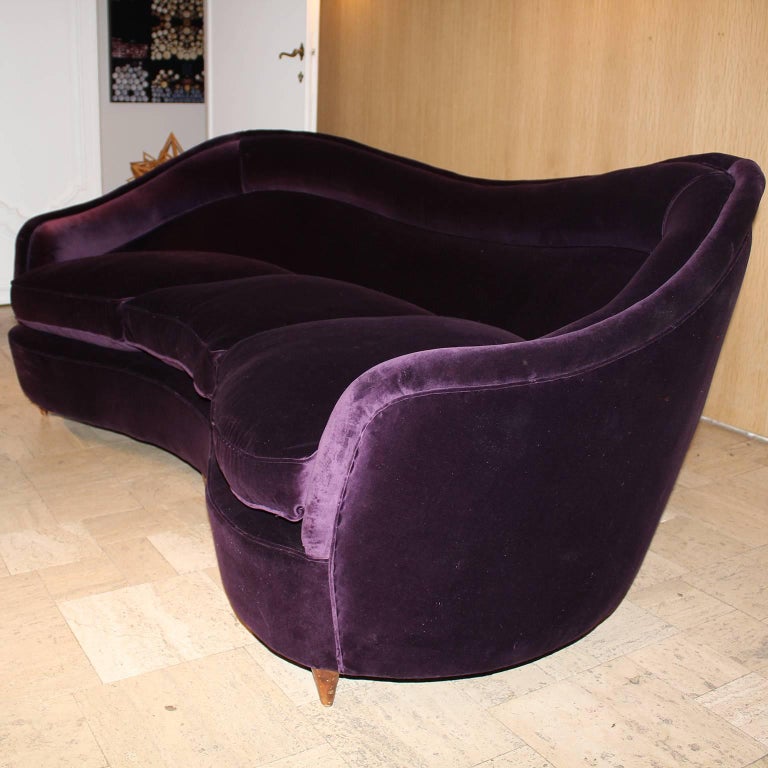 Curved Italian Sofa in Aubergine Velvet For Sale at 1stdibs