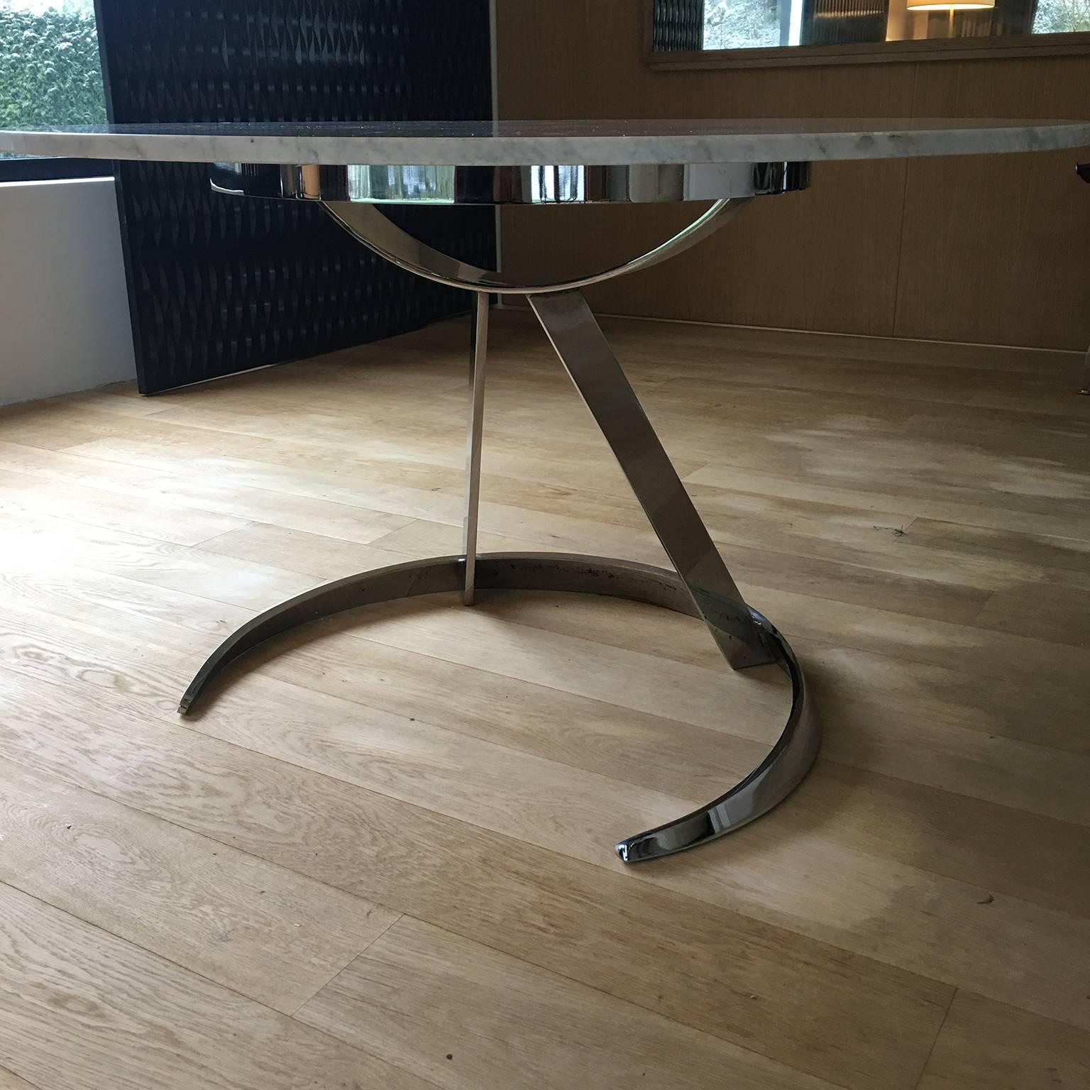 Circular Dining Table with Chrome Pedestal and Marble Tabletop by Boris Tobacoff In Good Condition In Brussels, BE