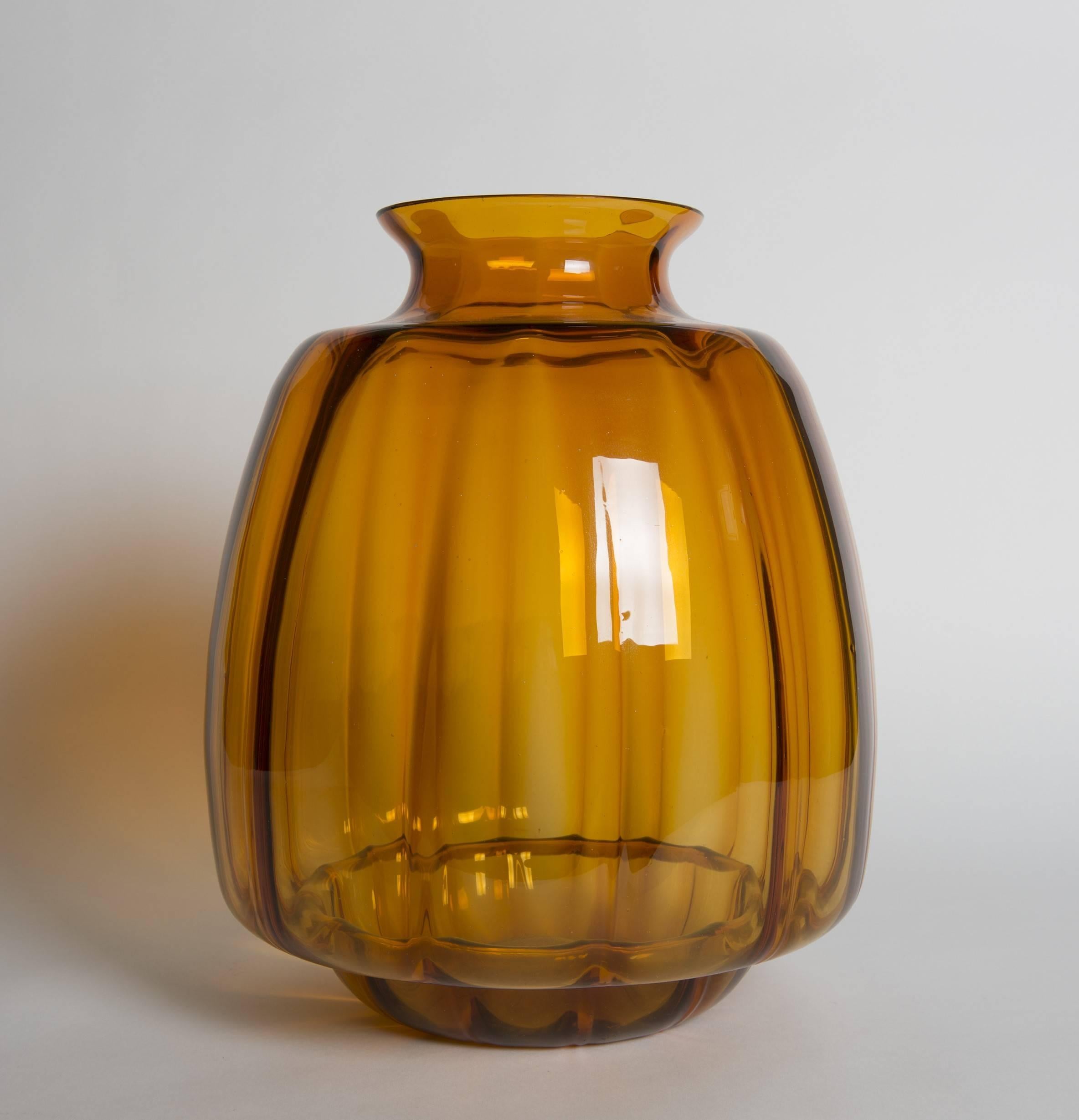 Tall pumpkin shape vase by the Dutch glass designer Andries Dirk (A. D.) Copier (1901-1991) and executed by the Royal Dutch glassworks, Leerdam, The Netherlands. Acid stamped signature (see last image).