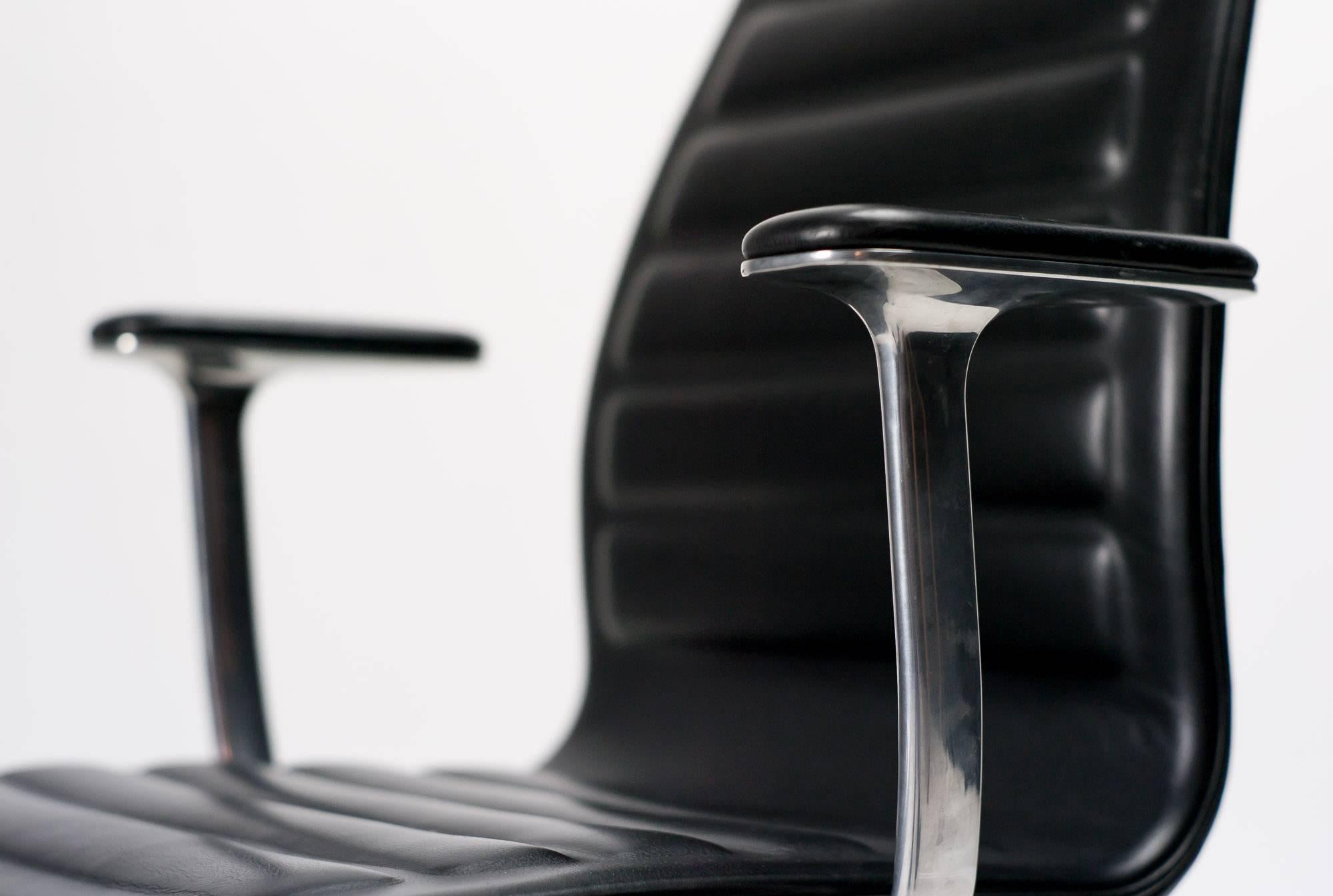 Contemporary High Lotus Office Chair Designed by Jasper Morrison